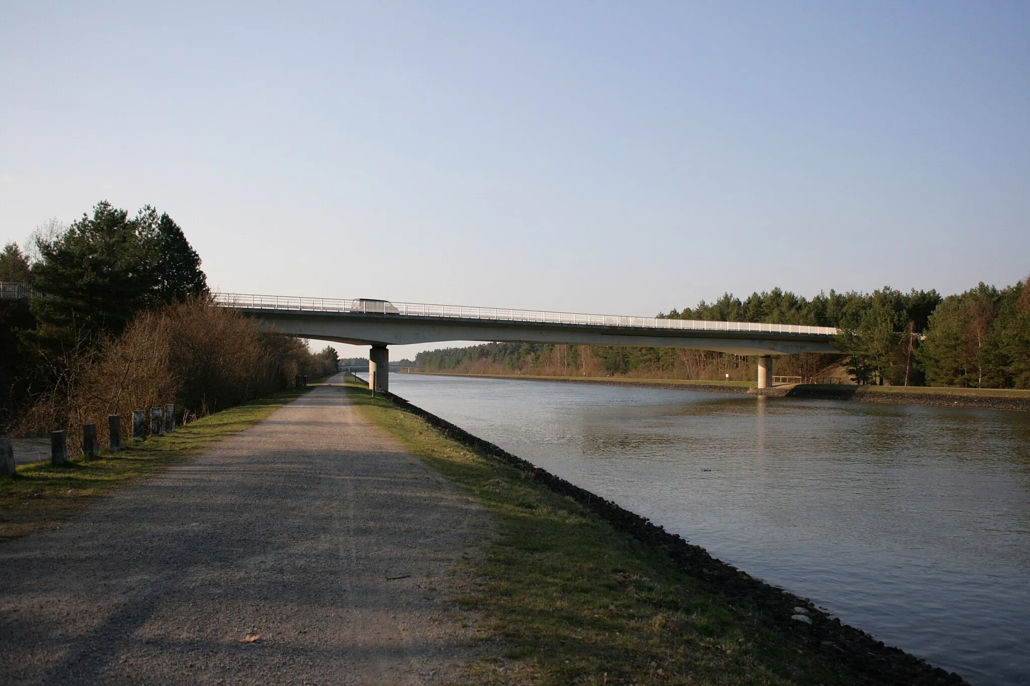 Photo showing: Brücke der Dahlenburger Straße über den Elbe-Seitenkanal in Bad Bevensen