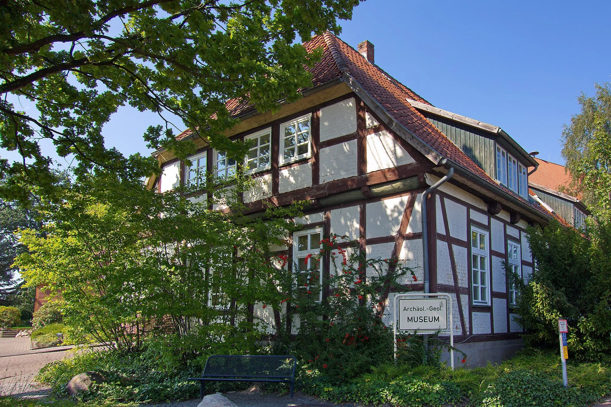 Photo showing: Archeologisch-Geologisches Museum im ehemaligen Forsthaus in der Michelsenstraße 1, Bad Fallingbostel, Niedersachsen, Deutschland