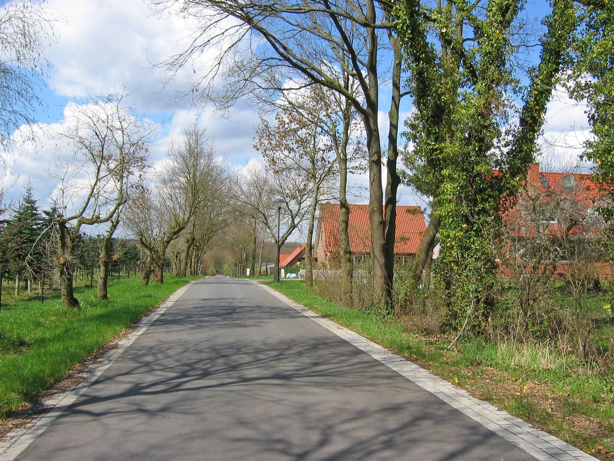 Photo showing: New developments in Bliedersdorf - Neubaugebiet "Unterer Daudiecker Weg"
