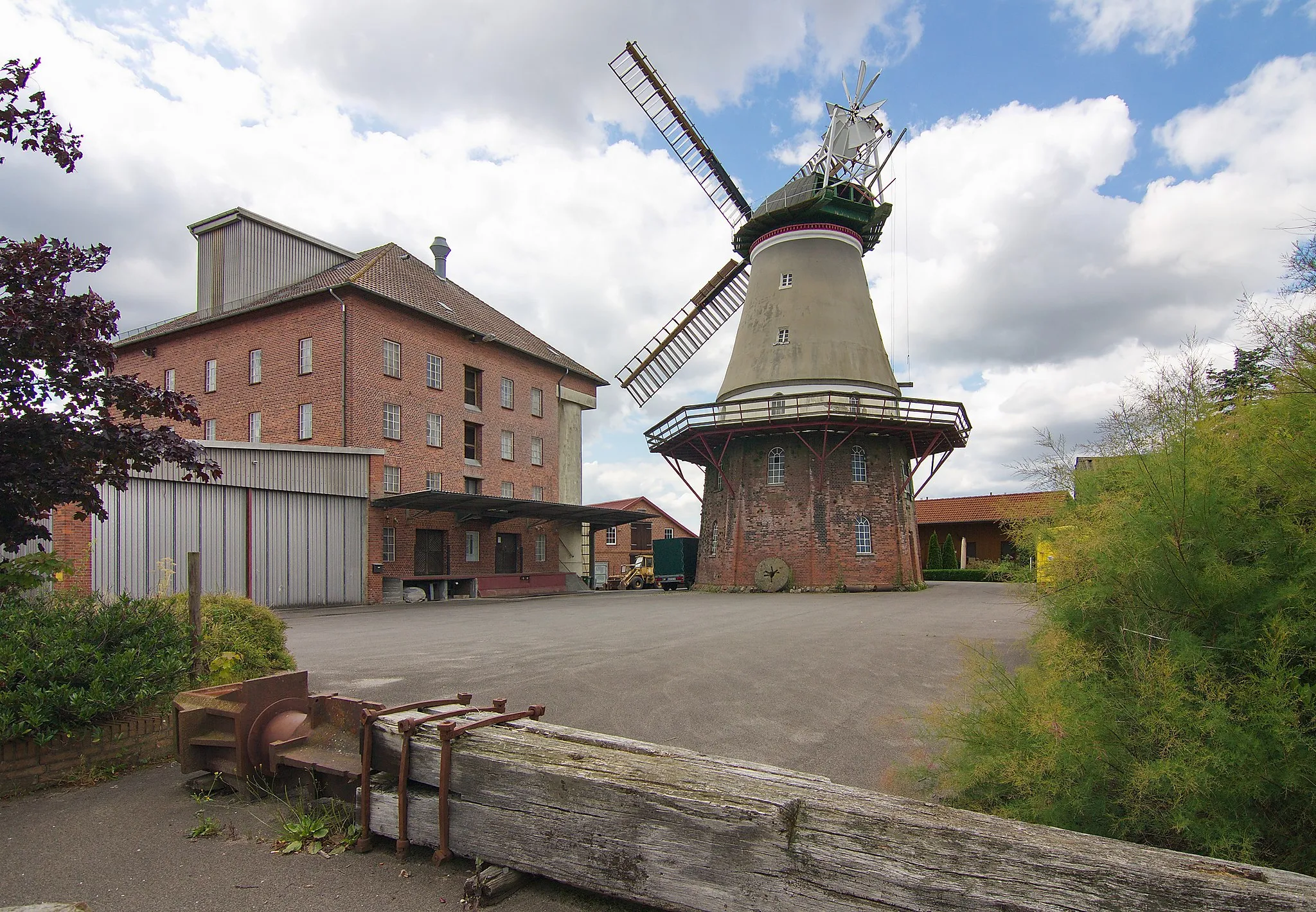 Photo showing: Galerieholländerwindmühle von 1857 in Dörverden, Niedersachsen, Deutschland.