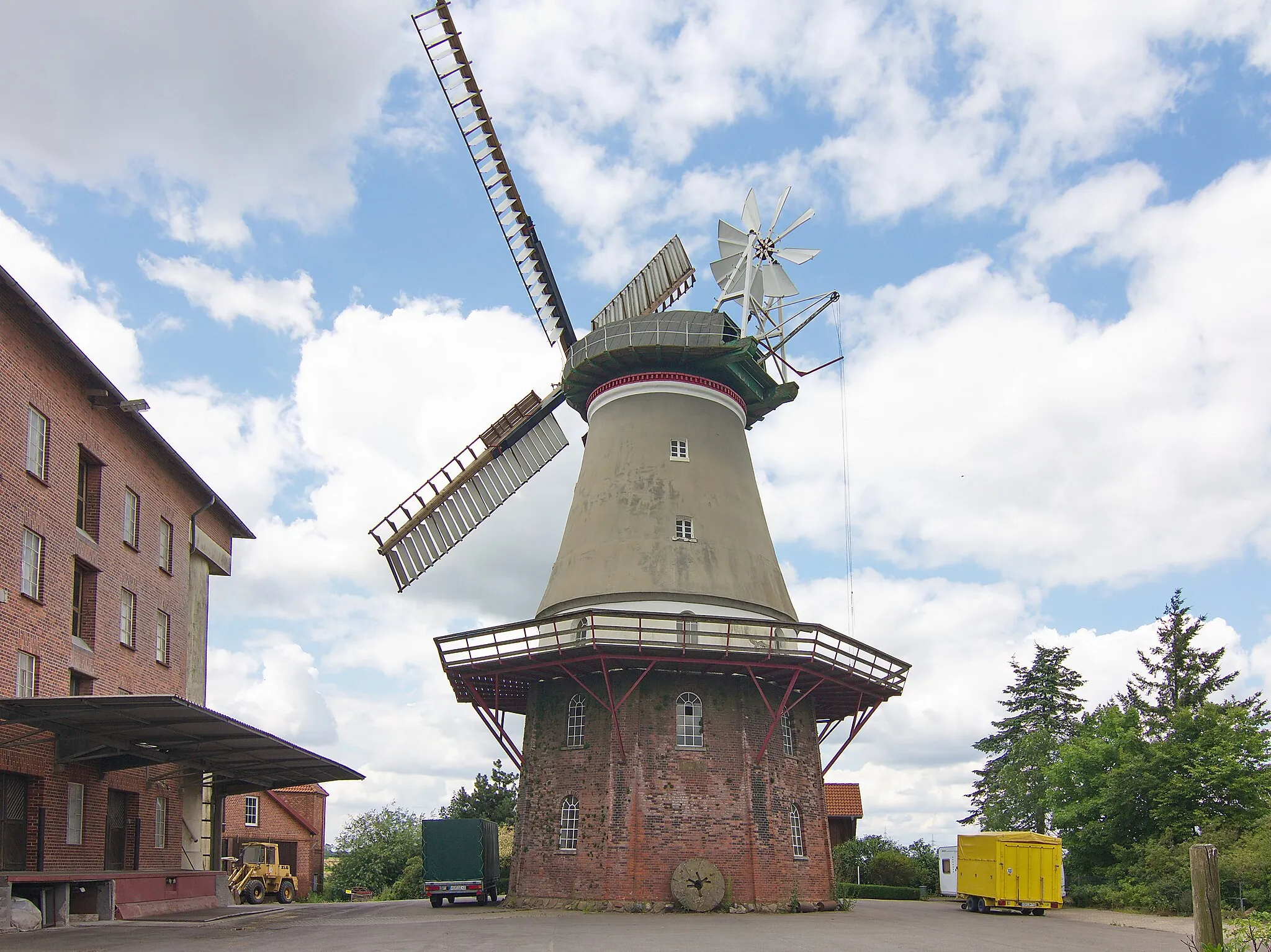 Photo showing: Galerieholländerwindmühle von 1857 in Dörverden, Niedersachsen, Deutschland.