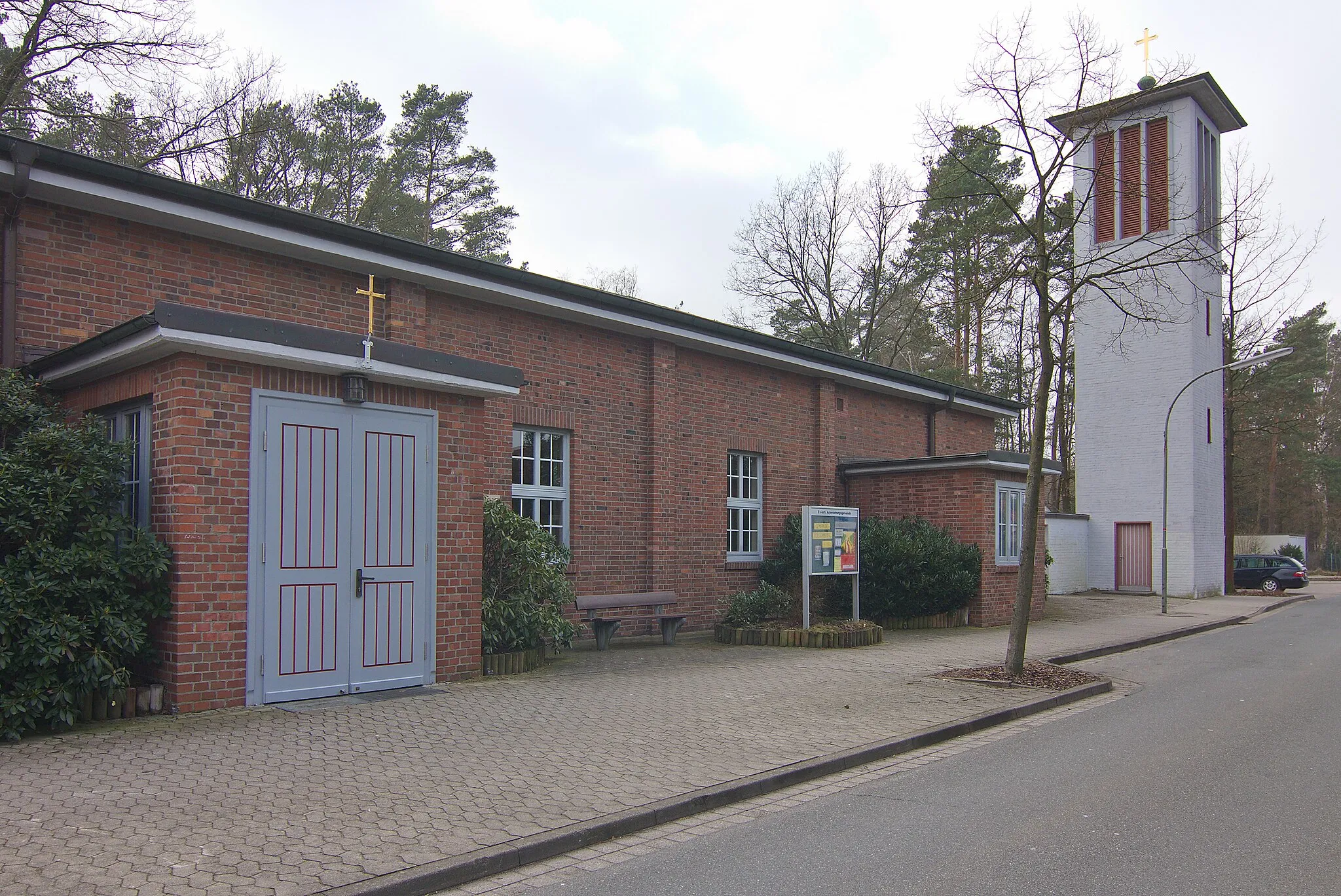 Photo showing: Auferstehungskirche in Hambühren, Niedersachsen, Deutschland.