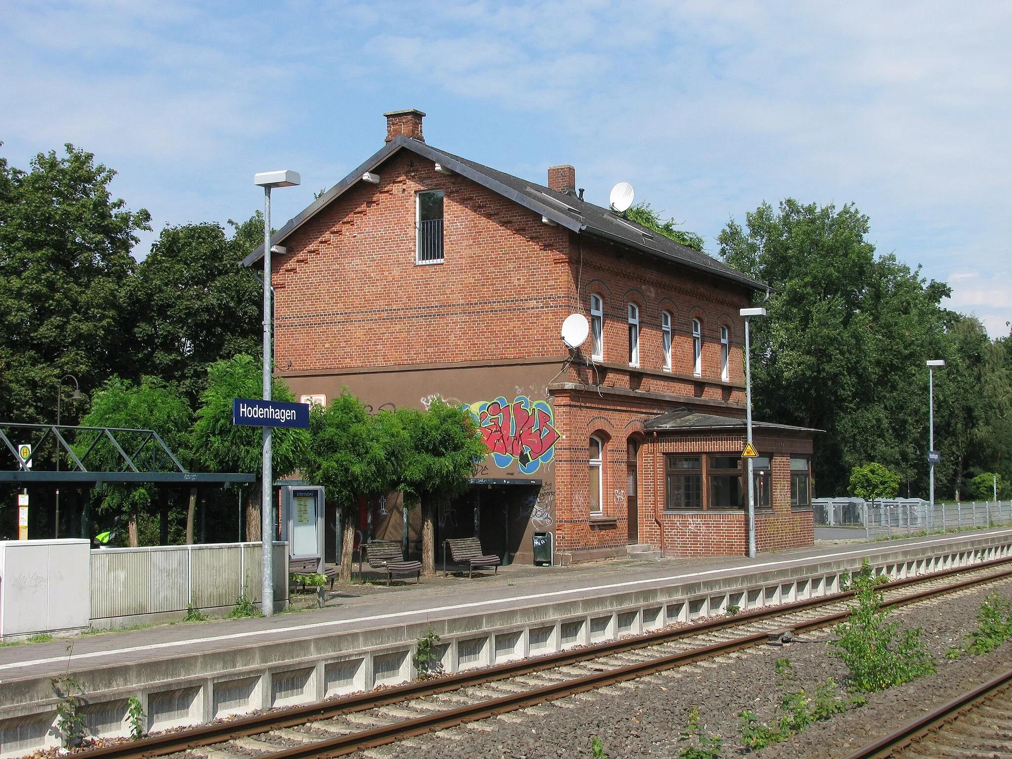 Photo showing: das Bahnhofsgebäude vom Bahnhof Hodenhagen