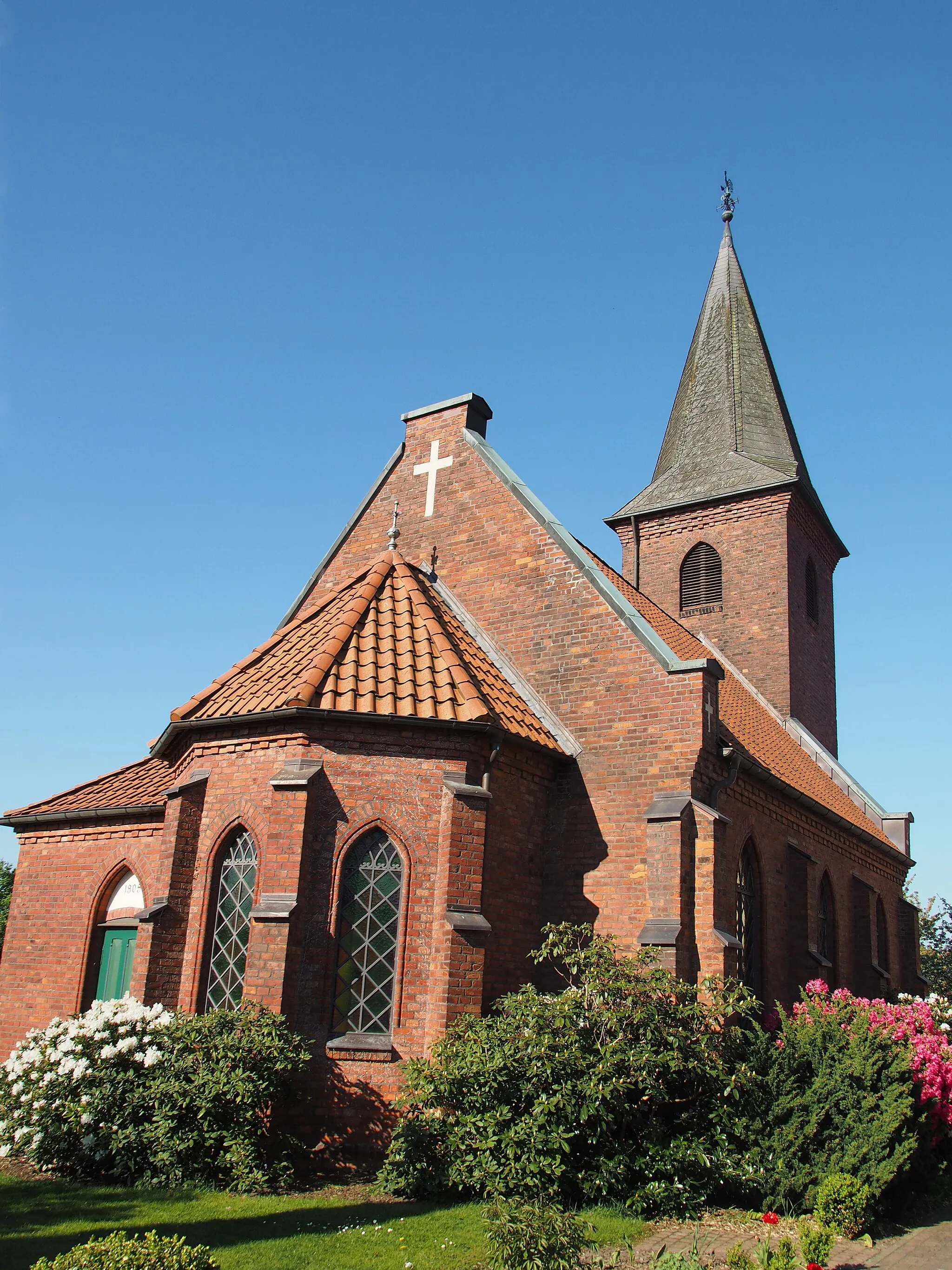 Photo showing: Die Christus-Kirche Lachendorf wurde von 1905 bis 1906 erbaut. Eine Selbständige Evangelisch-Lutherische Kirche (SELK).