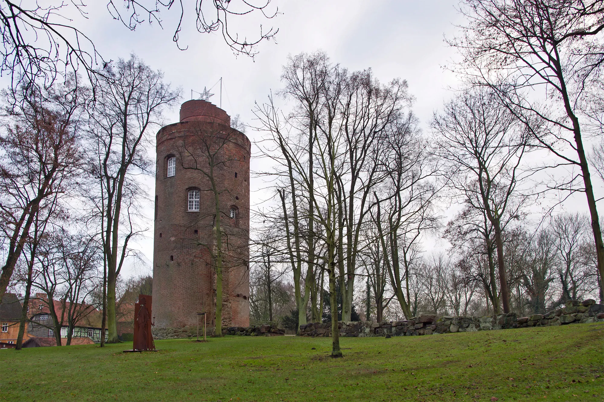 Photo showing: Tower "Amtsturm", only remains of a former castle in the small town Lüchow (district Lüchow-Dannenberg, northern Germany).