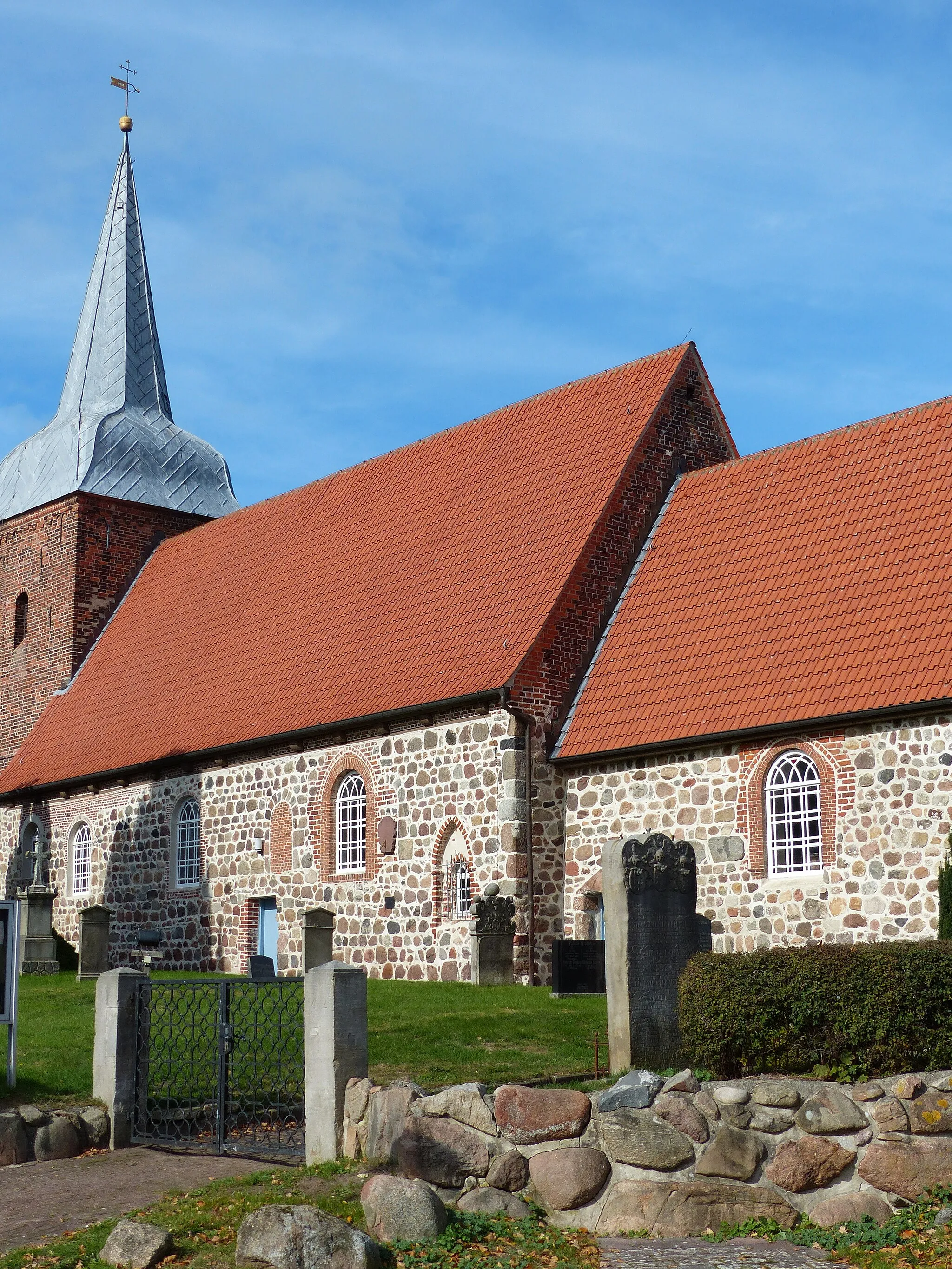 Photo showing: Pankratiuskirche in Midlum (Land Wursten) von Südosten