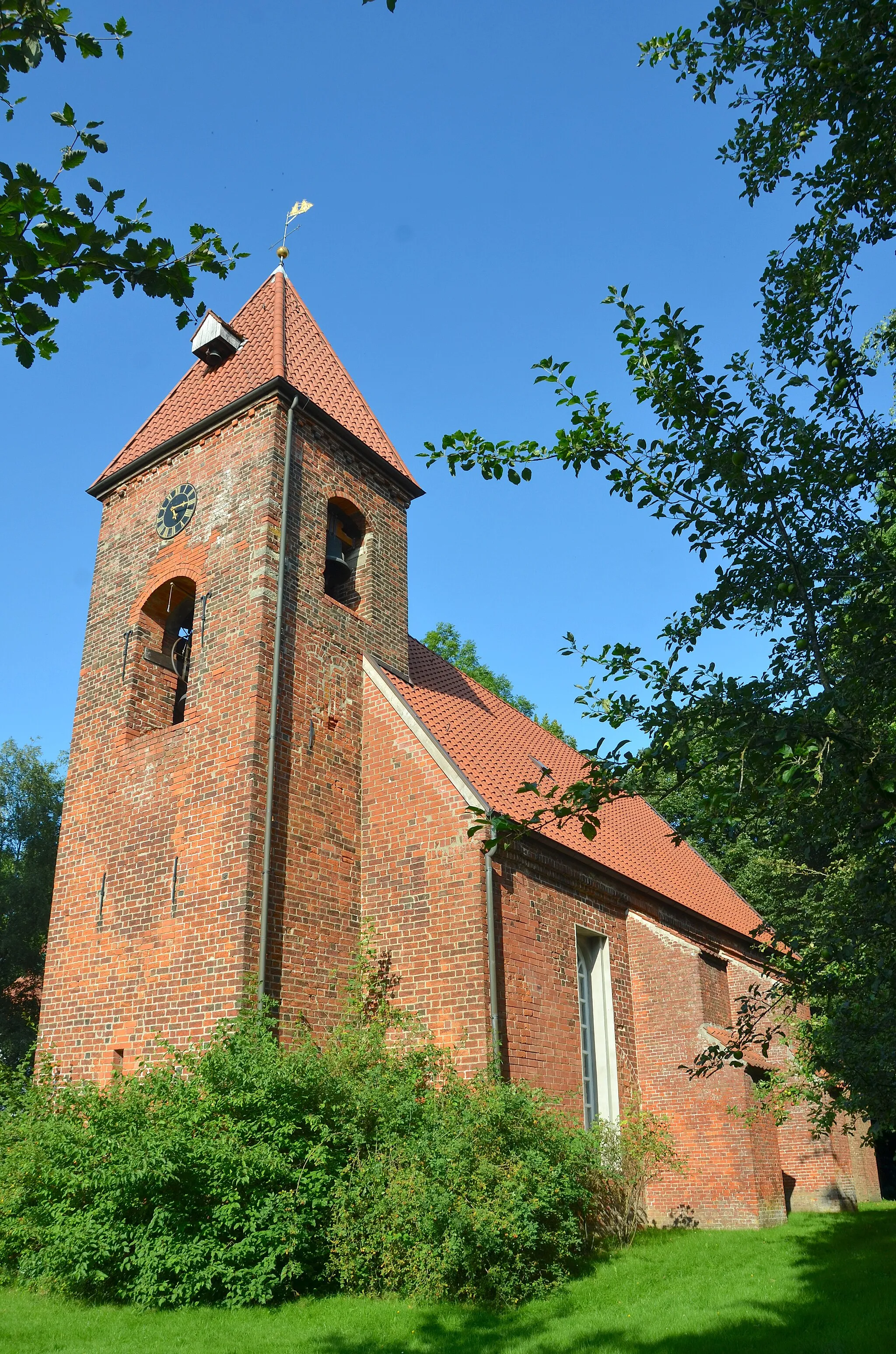 Photo showing: Martinskirche in Schiffdorf (Cuxhaven). Baudenkmal Kennziffer Nr. 35.205.000.024