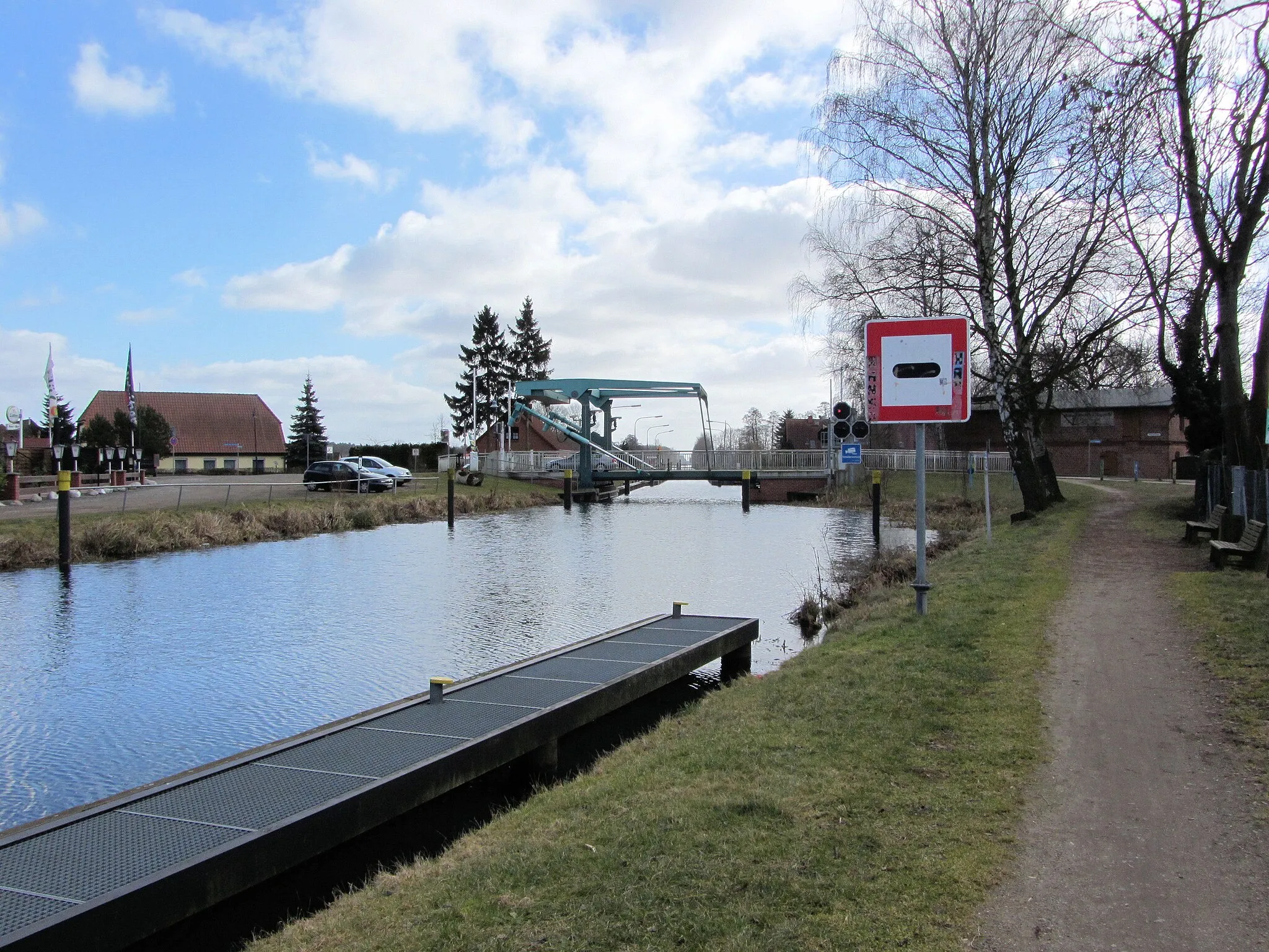 Photo showing: Bascule bridge over the Stör river in Banzkow, district Ludwigslust-Parchim, Mecklenburg-Vorpommern, Germany