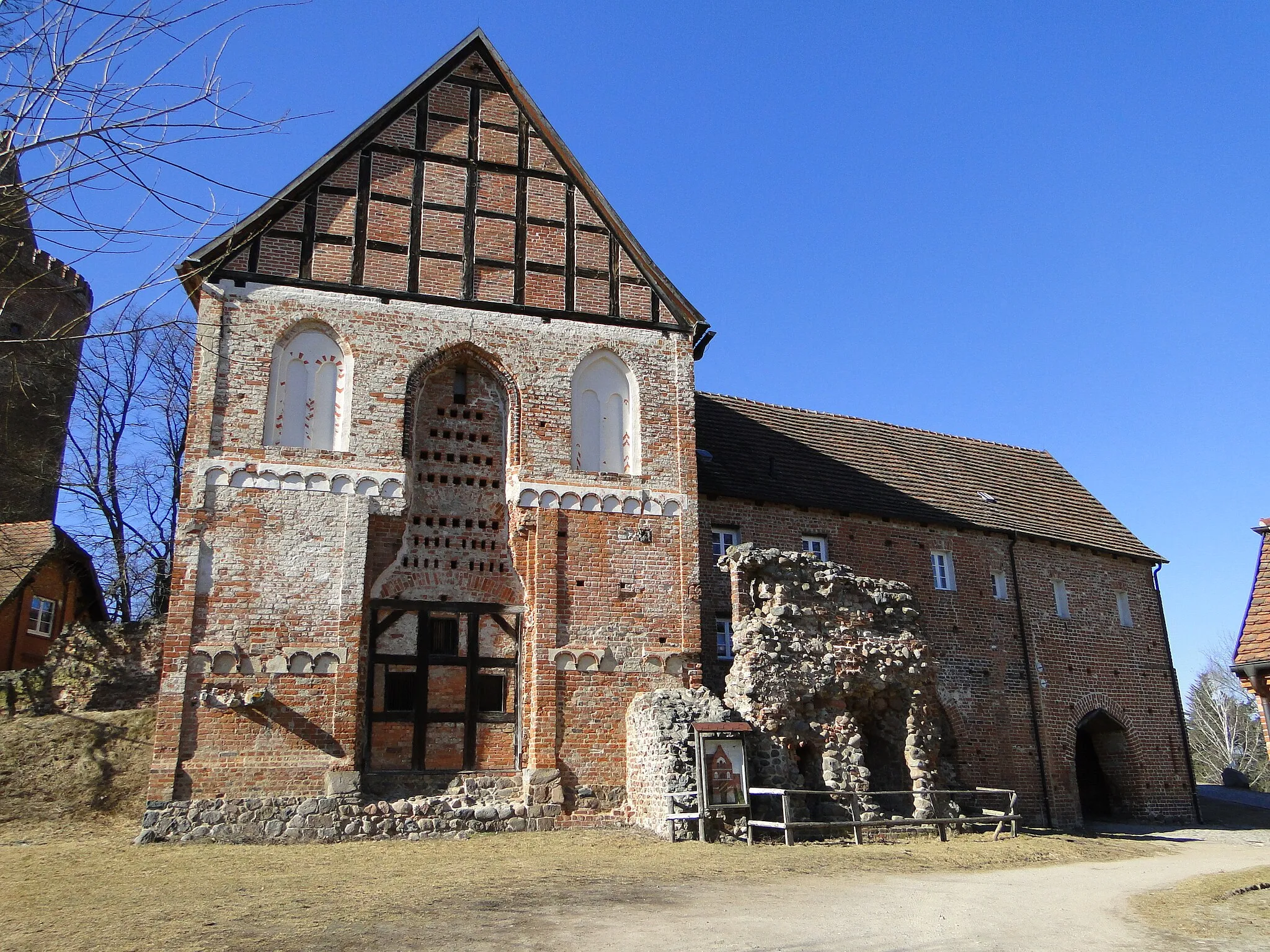 Photo showing: Castle in Burg Stargard, district Mecklenburg-Strelitz, Mecklenburg-Vorpommern, Germany
