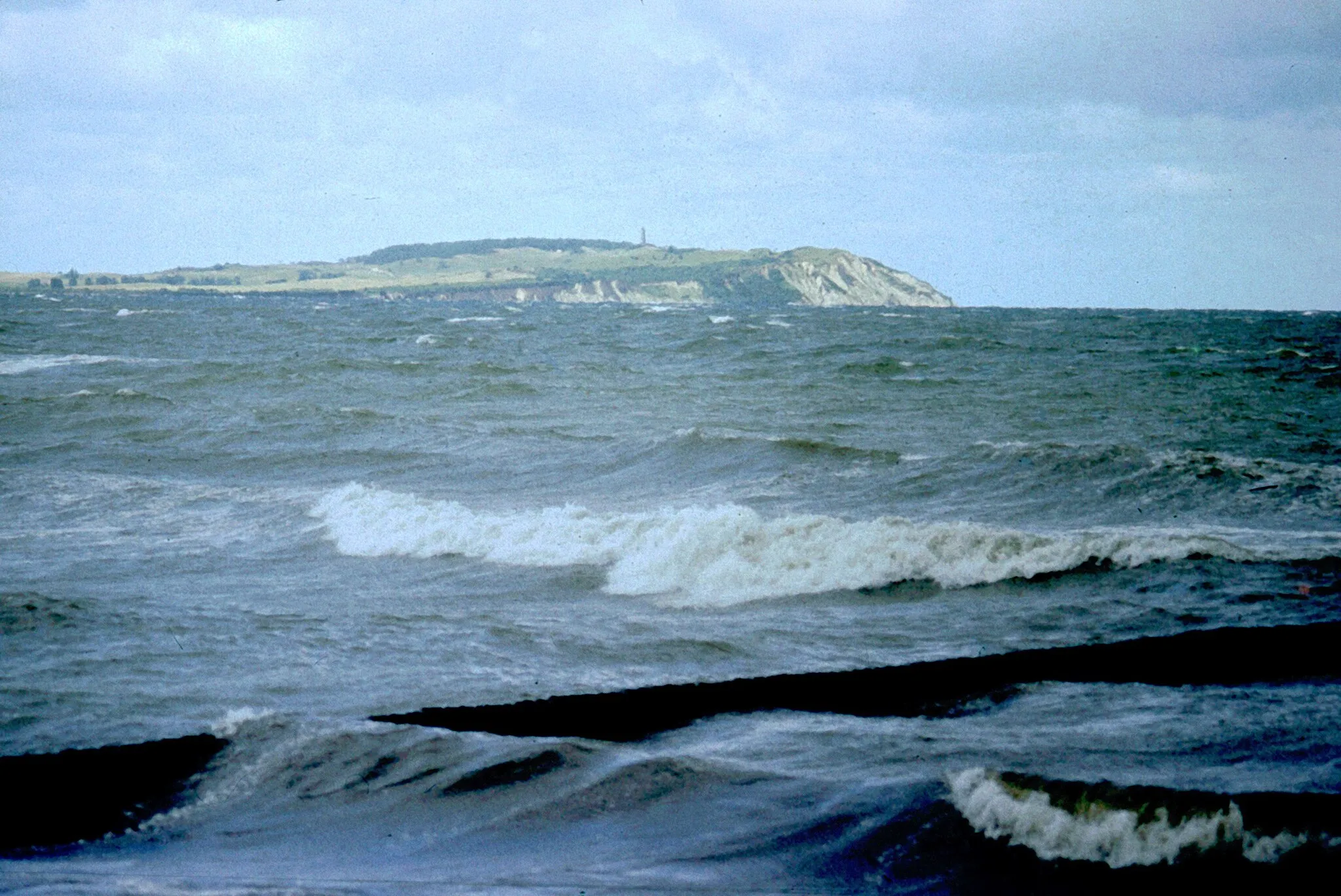 Photo showing: Dranske, view to Hiddensee island