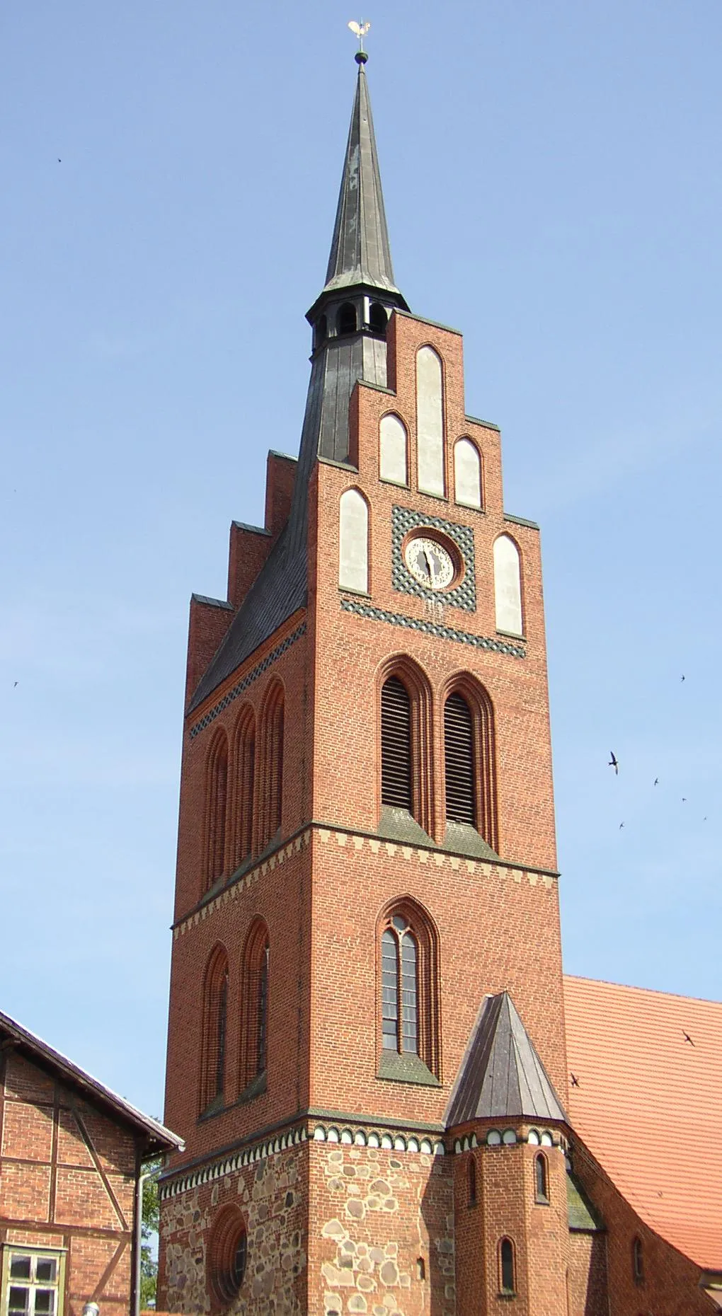 Photo showing: Steeple of St. George's church in Grabow in Mecklenburg-Western Pomerania, Germany