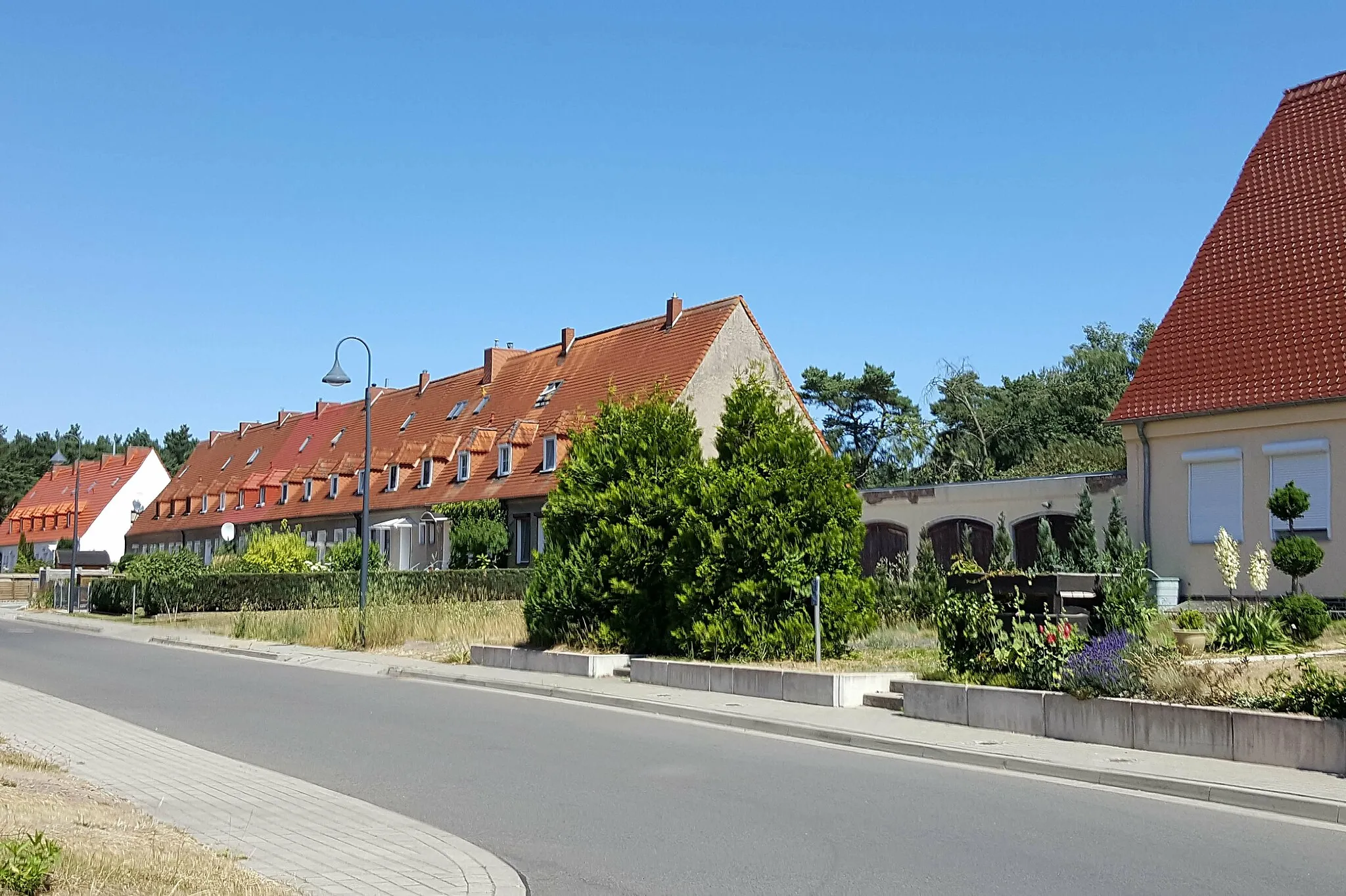 Photo showing: Teilstück der ehem. Werksiedlung der Heeresversuchsanstalt Penemünde (HVA) in Karlshagen, Waldstr.