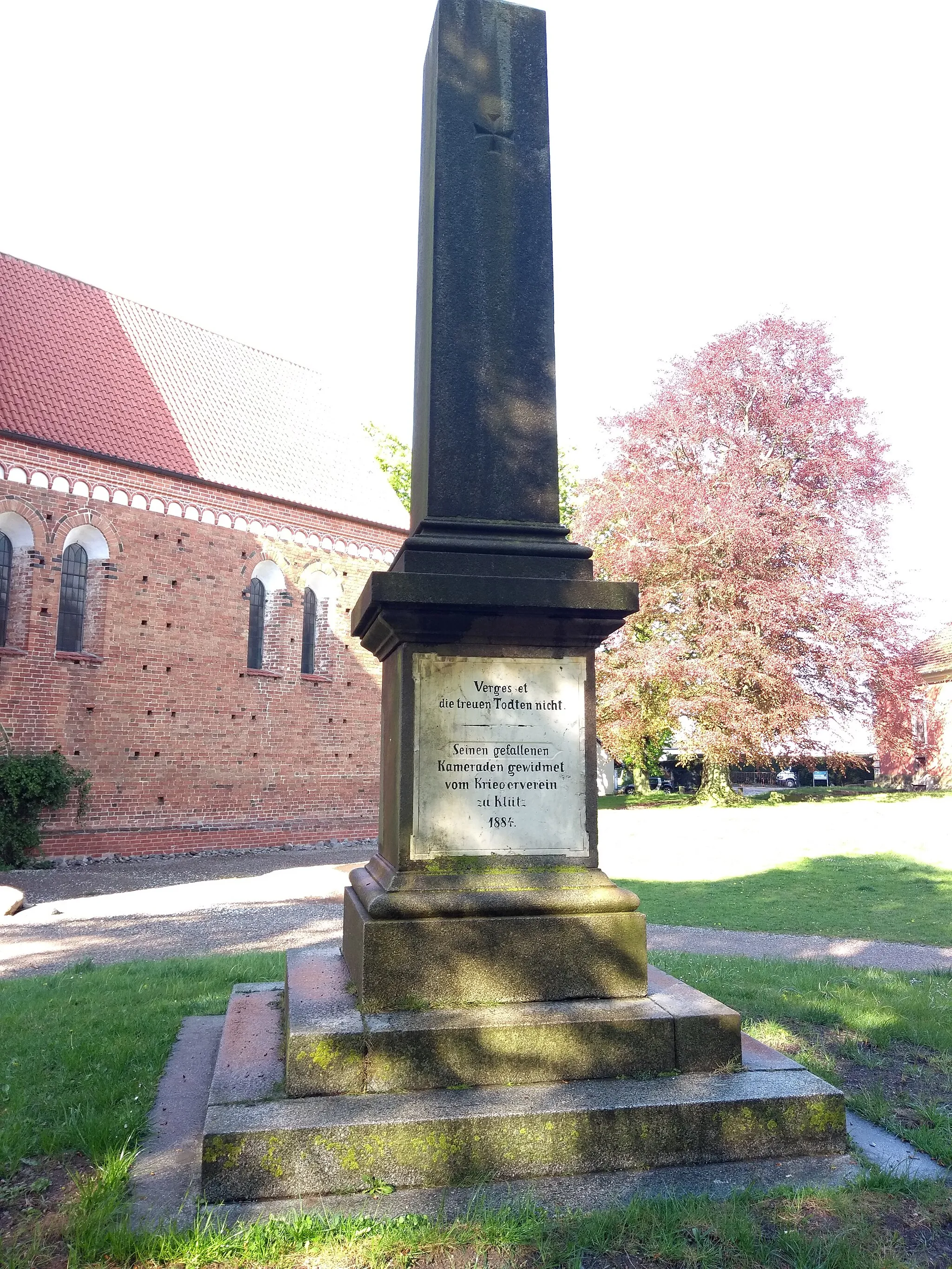 Photo showing: Kriegerdenkmal von 1884