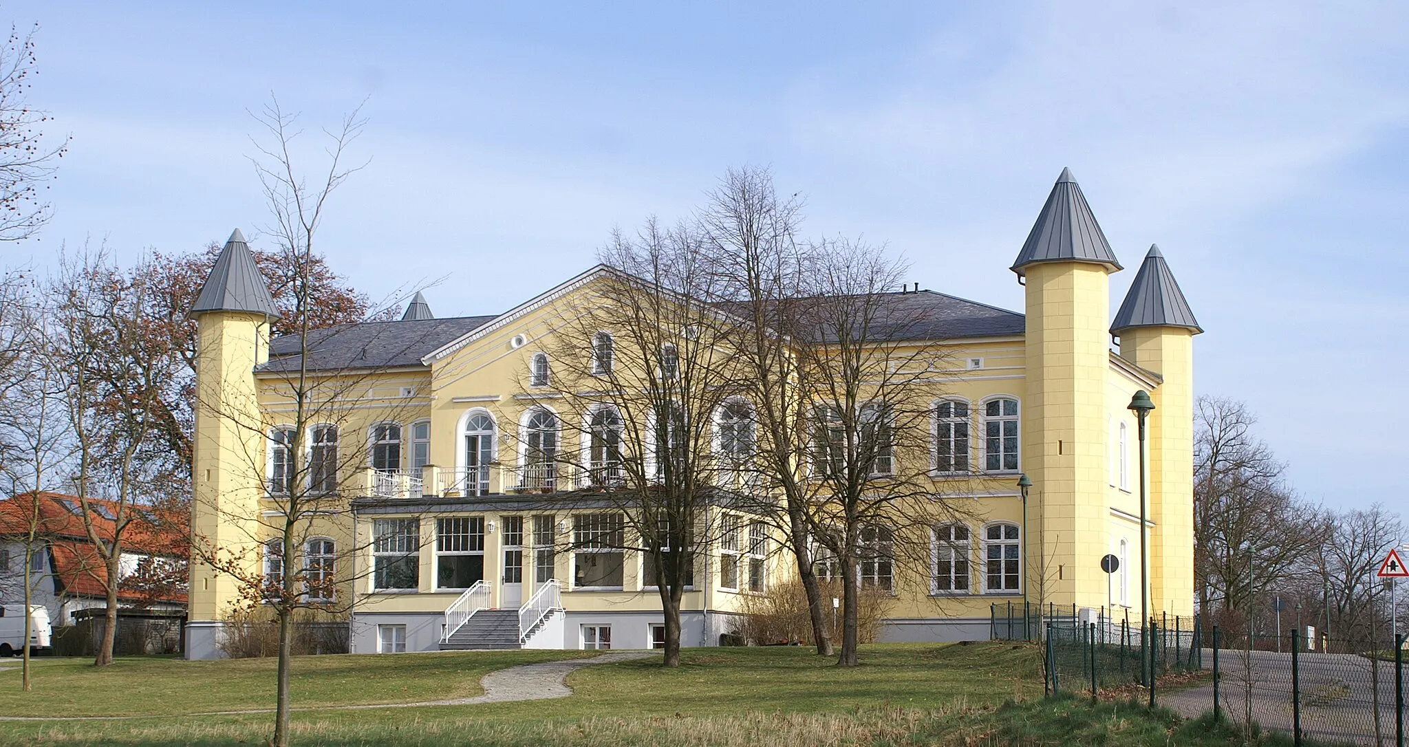 Photo showing: Gutshaus Leezen, Landkreis Parchim, Parkseite (West)