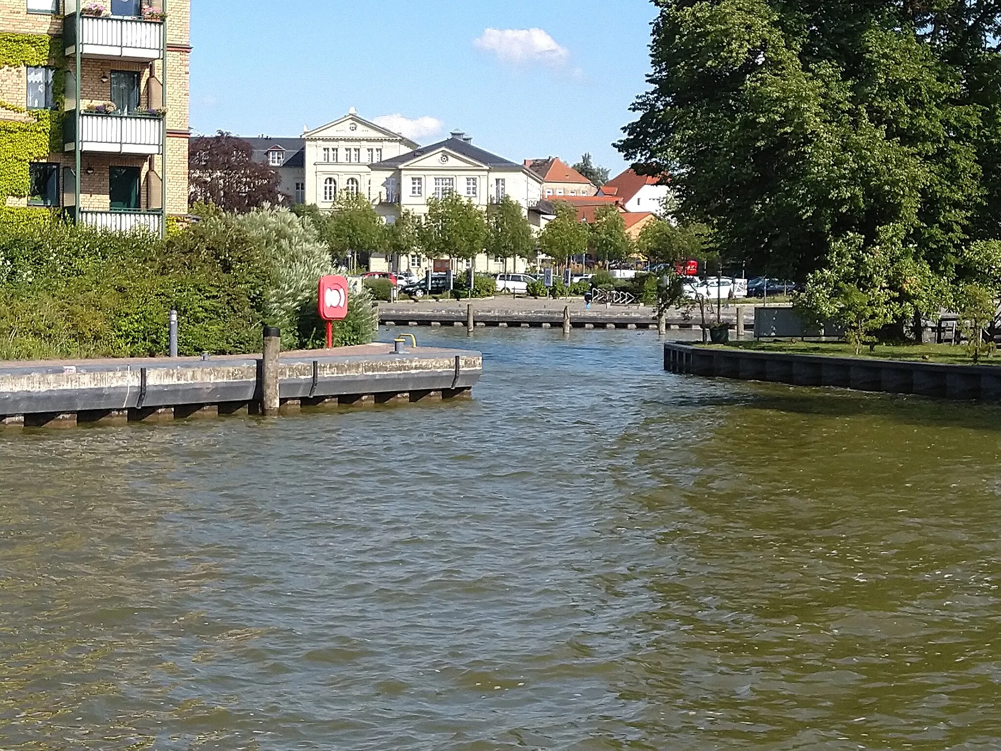 Photo showing: Einfahrt zum Neustrelitzer Stadhafen