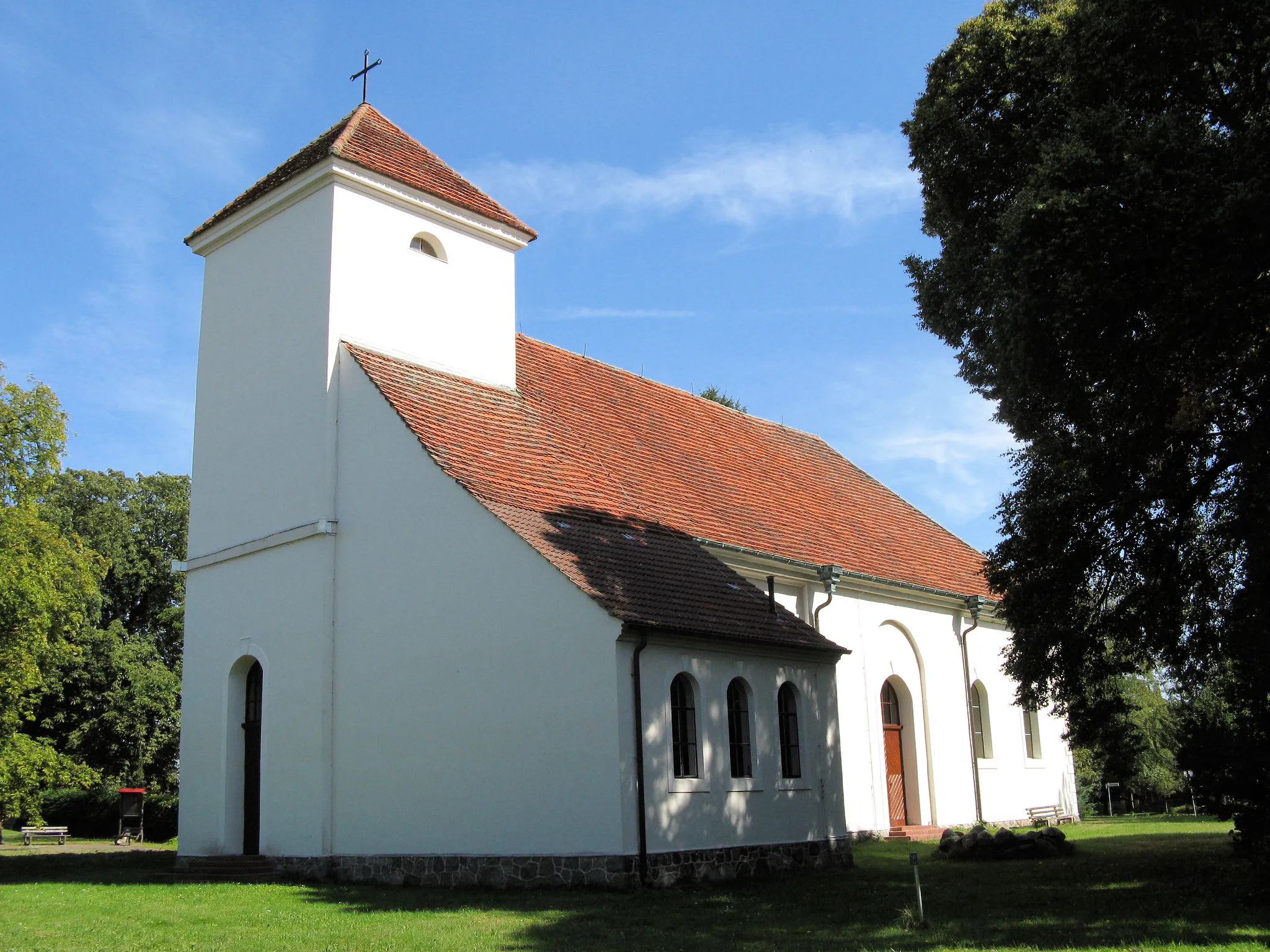 Photo showing: Church in Rechlin Nord, disctrict Müritz, Mecklenburg-Vorpommern, Germany