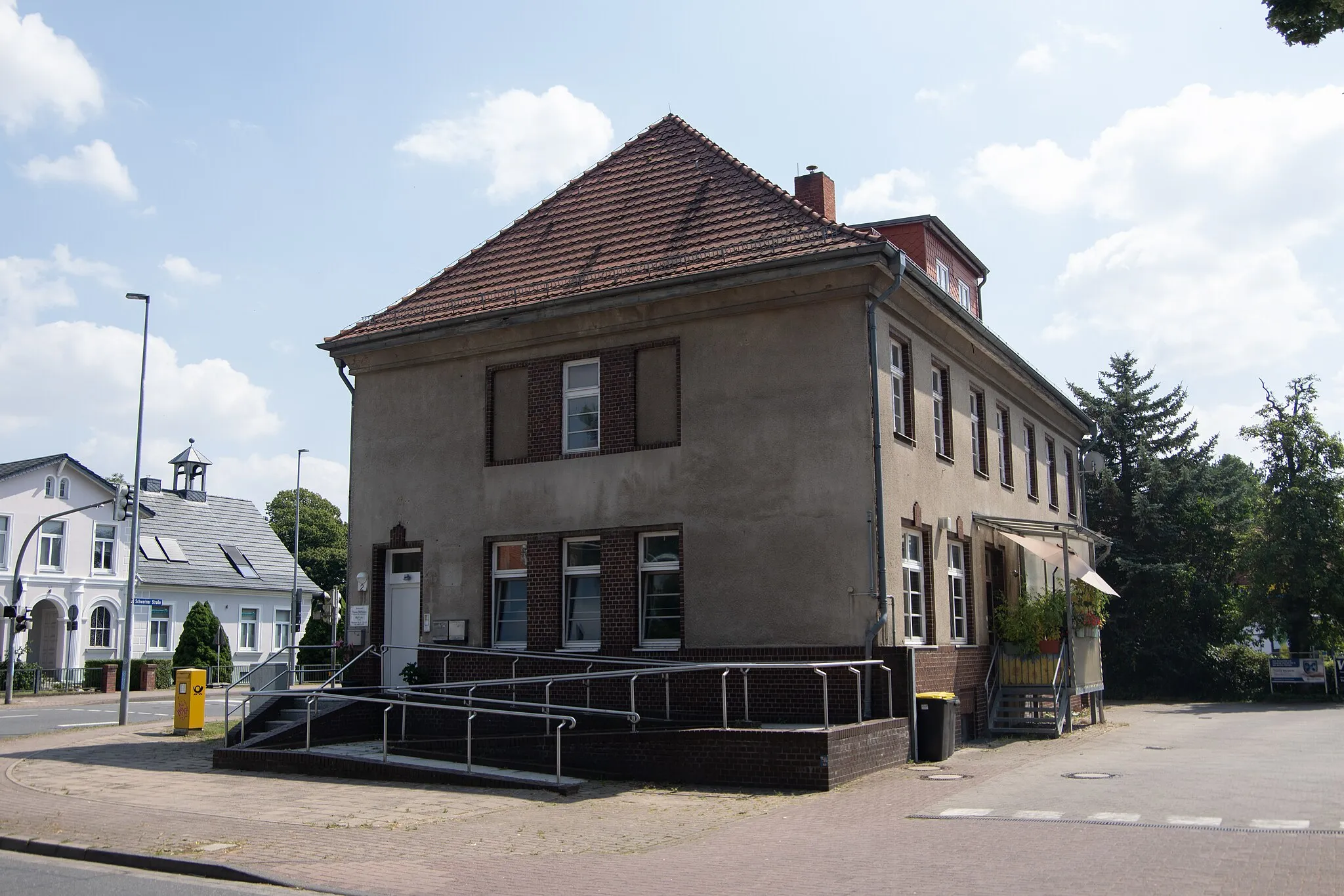 Photo showing: Rehna in Mecklenburg-Vorpommern. Das Gebäude, die Adresse befindet sich im Namen, steht unter Denkmalschutz.
