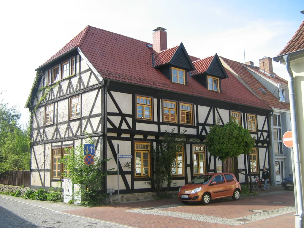 Photo showing: Fachwerkhaus am Klarissenkloster in Ribnitz (Ribnitz-Damgarten, Landkreis Nordvorpommern, Mecklenburg-Vorpommern).