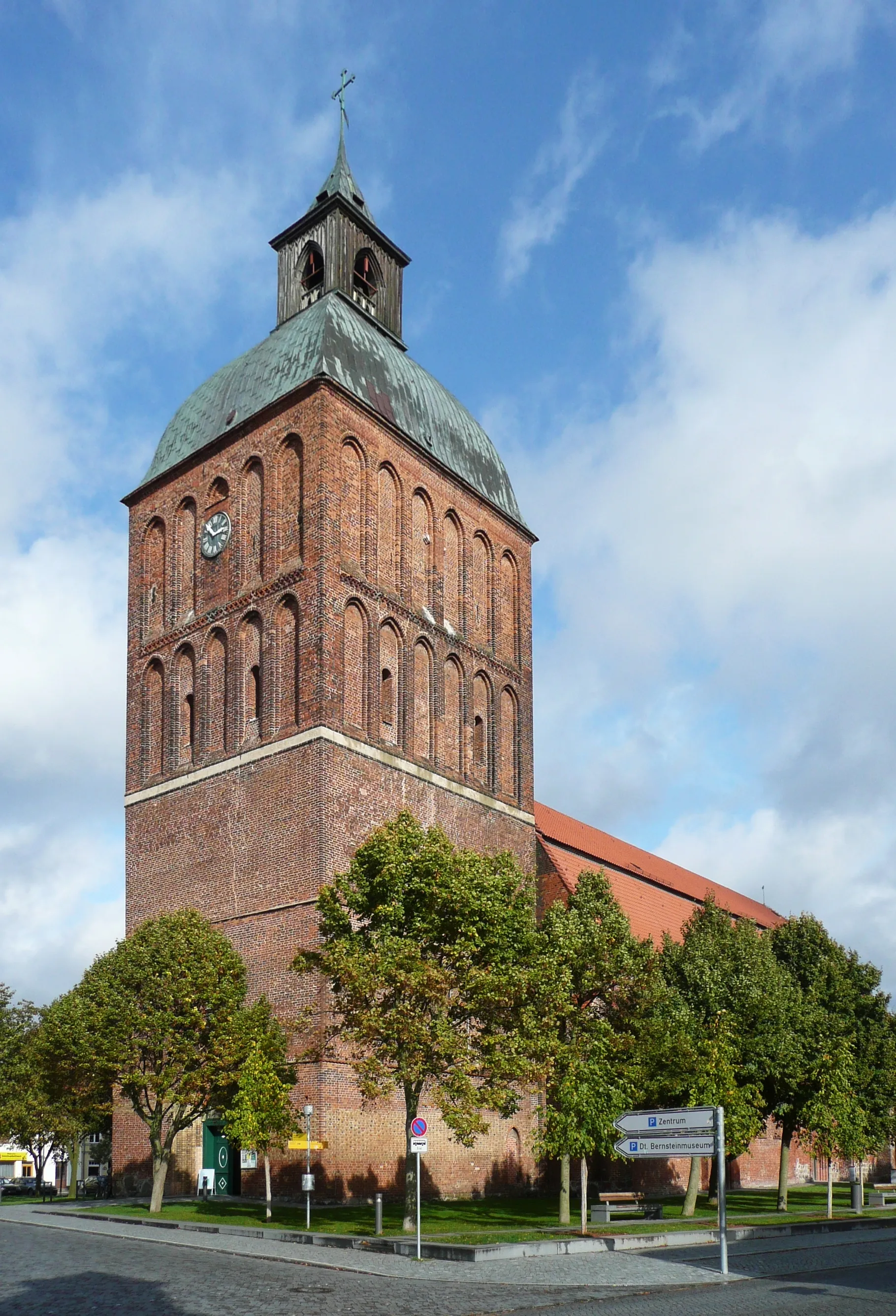 Photo showing: This image shows the St. Mary's Church in Ribnitz-Damgarten.