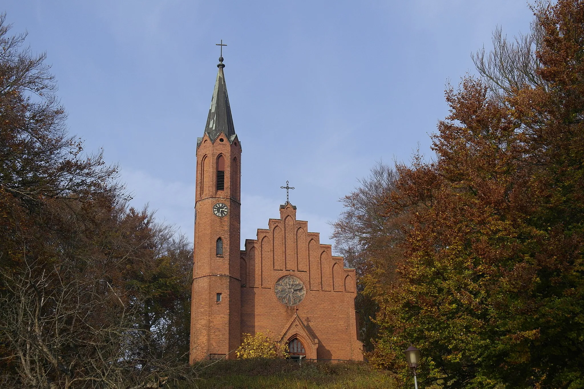 Photo showing: Kirche der ev. St.-Johannis-Gemeinde in Sassnitz auf Rügen