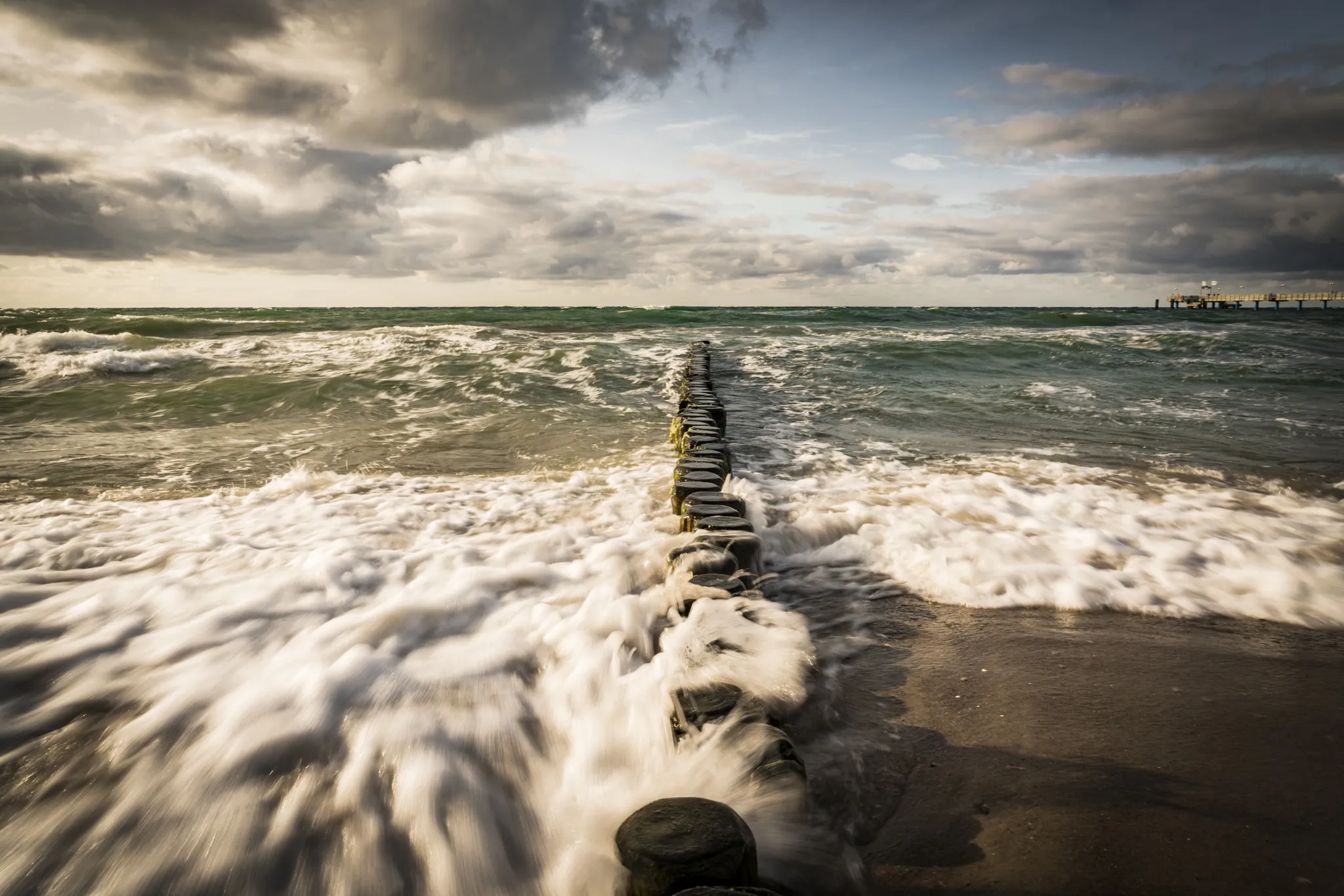 Photo showing: 500px provided description: Baltic Sea Beach [#sunrise ,#sunset ,#coastline ,#horizon ,#seascape ,#sundown ,#dawn ,#cliff ,#waterscape ,#red sky ,#surise ,#colourful sky]