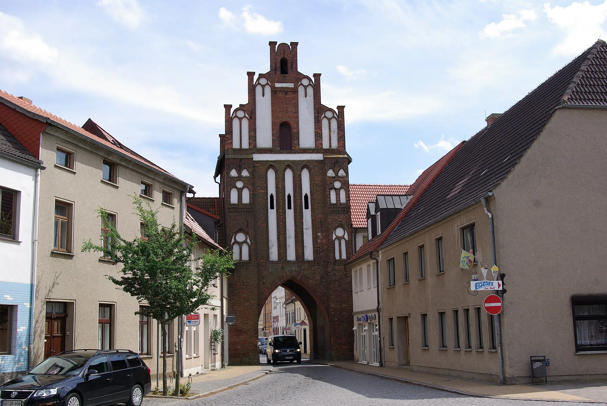 Photo showing: Teterow in Mecklenburg-Vorpommern. Das Tor ist Teil der Stadtmauer und steht unter Denkmalschutz.
