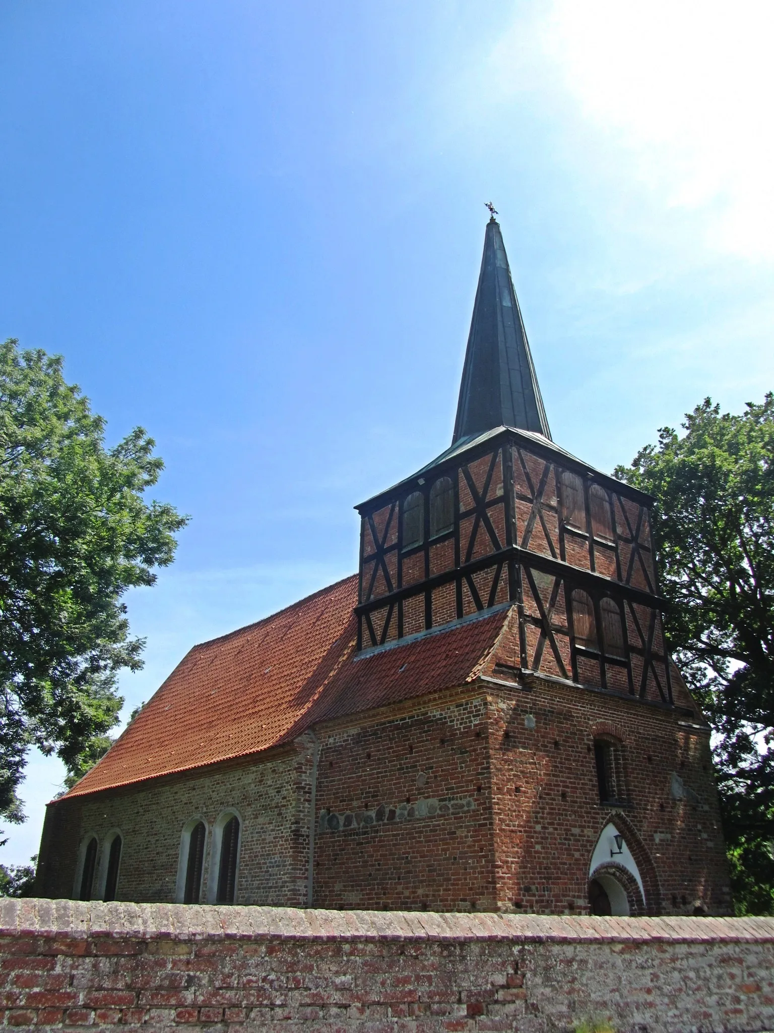 Photo showing: Church in Mönchow, district Vorpommern-Greifswald, Mecklenburg-Vorpommern, Germany