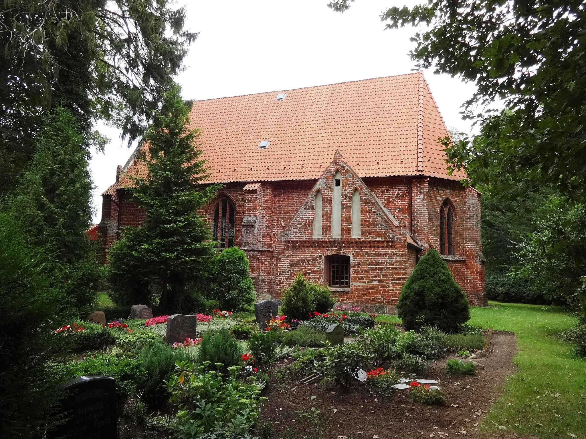 Photo showing: Dorfkirche in Weitenhagen bei Greifswald aus dem 13. Jahrhundert