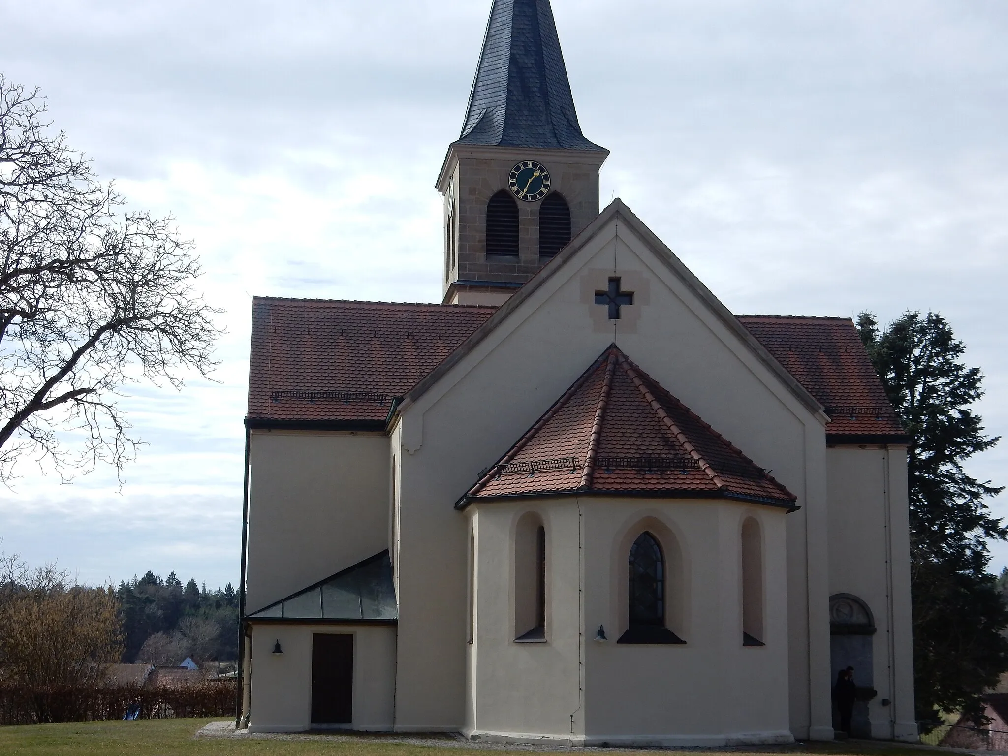 Photo showing: Klosterhofgasse 5 Evangelisch-lutherische Pfarrkirche St. Ursula Kreuzförmiger Satteldachbau im historisierenden Stil, 1863, eingezogener Polygonalchor und Westturm mit Spitzdach spätgotisch, 15. Jahrhundert; mit Ausstattung D-5-71-132-2