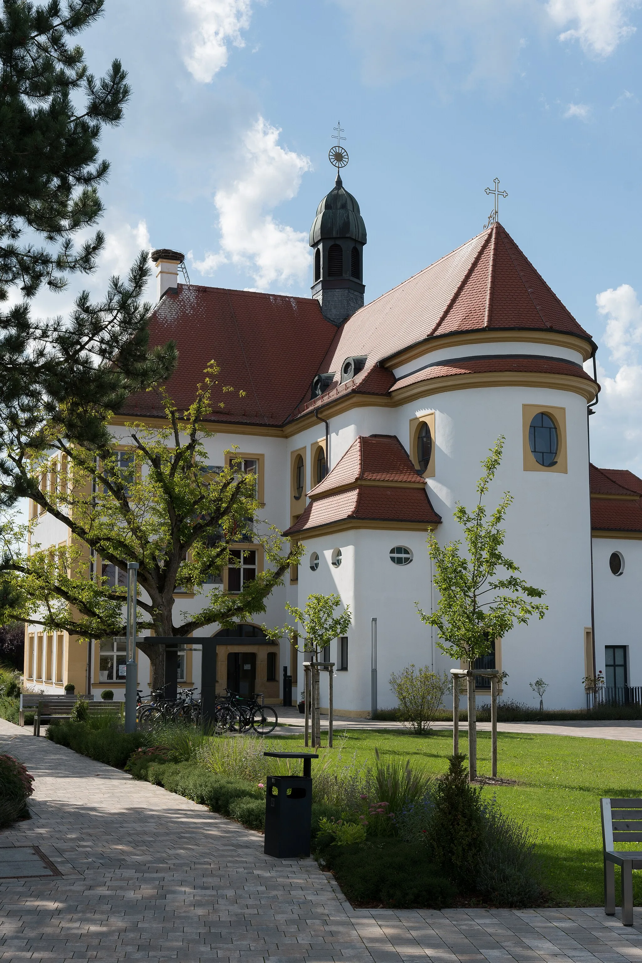 Photo showing: This is a photograph of an architectural monument. It is on the list of cultural monuments of Bayern, no. D-5-72-126-2.