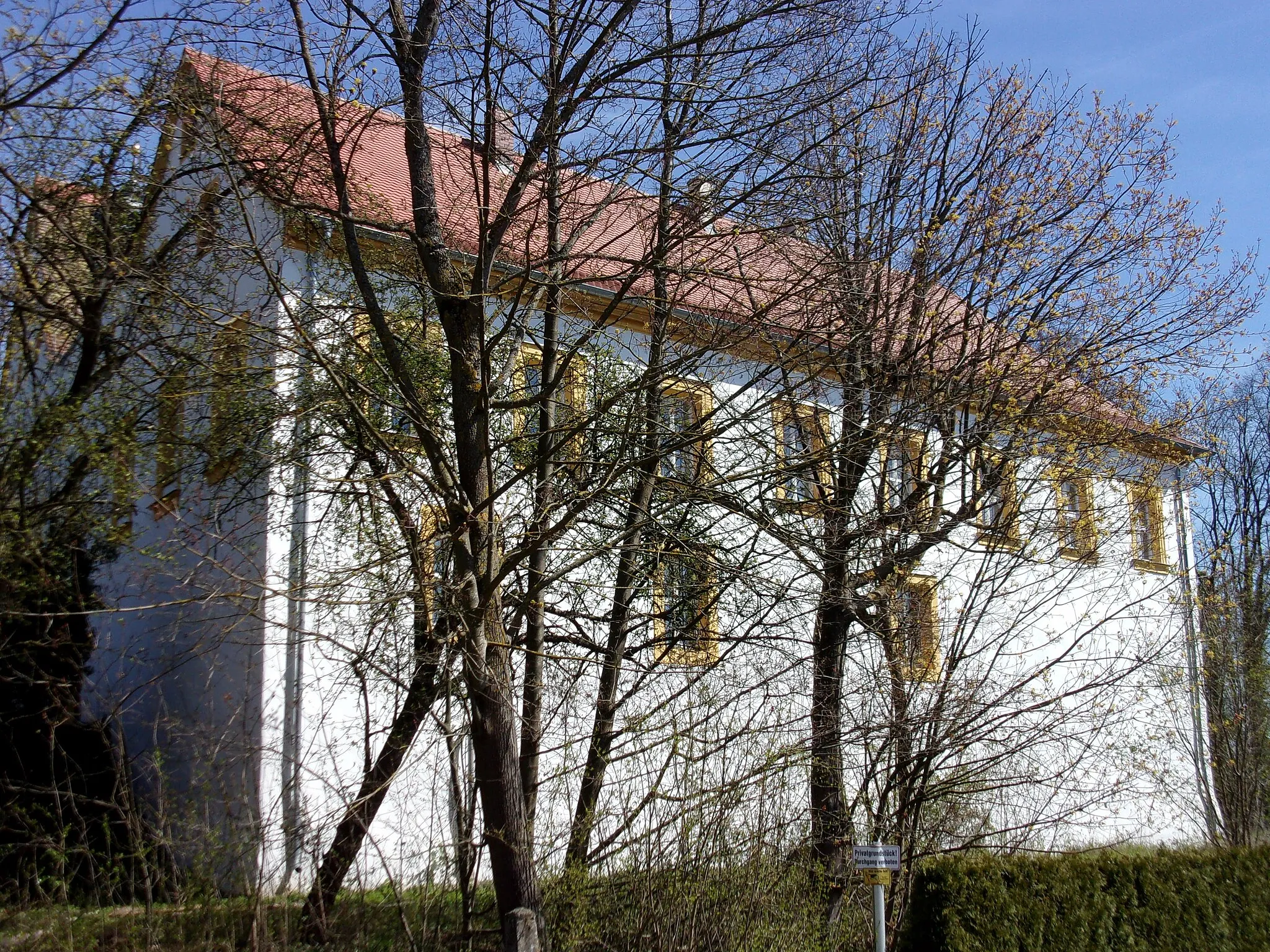 Photo showing: Westseite des Schlosses Neuenbürg in Neuenbürg (Markt Weisendorf), Mühlenweg 3; Akten-Nr. D-5-72-164-21.