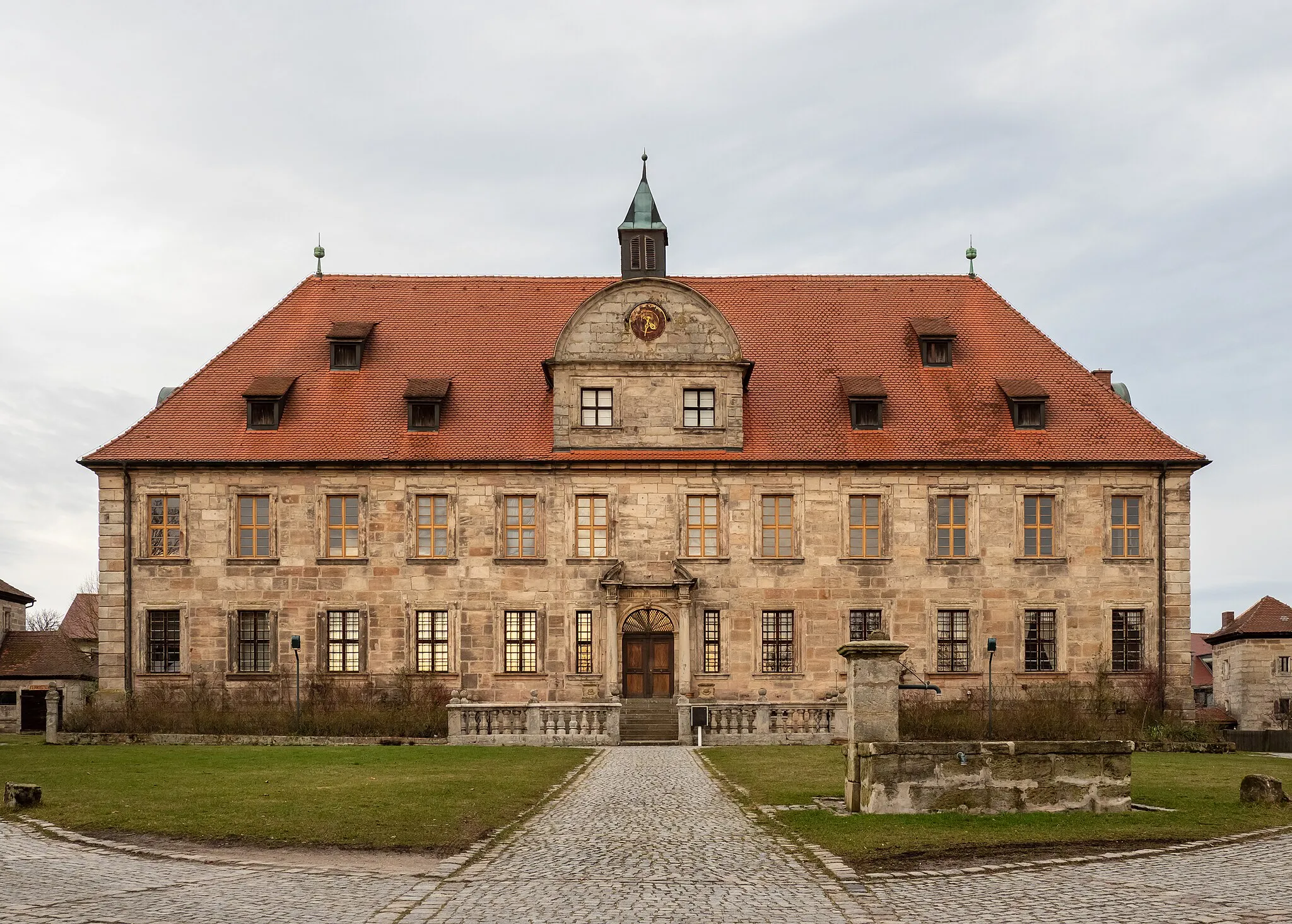 Photo showing: Hemhofen Castle southwest side