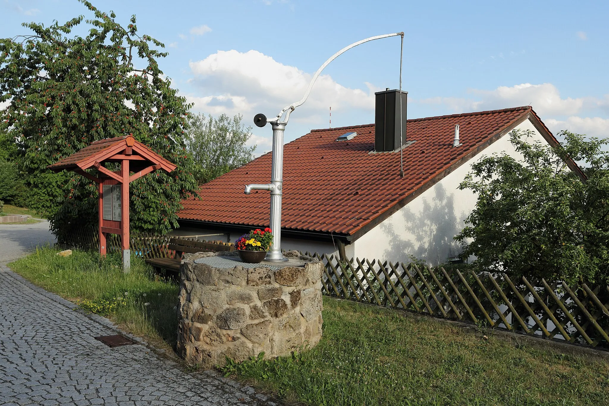 Photo showing: de:Kammerstein - Brunnen