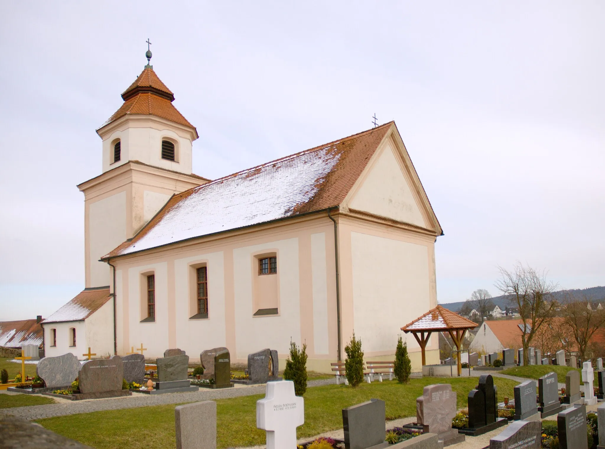 Photo showing: Friedhofskirche St. Walburga Mitteleschenbach