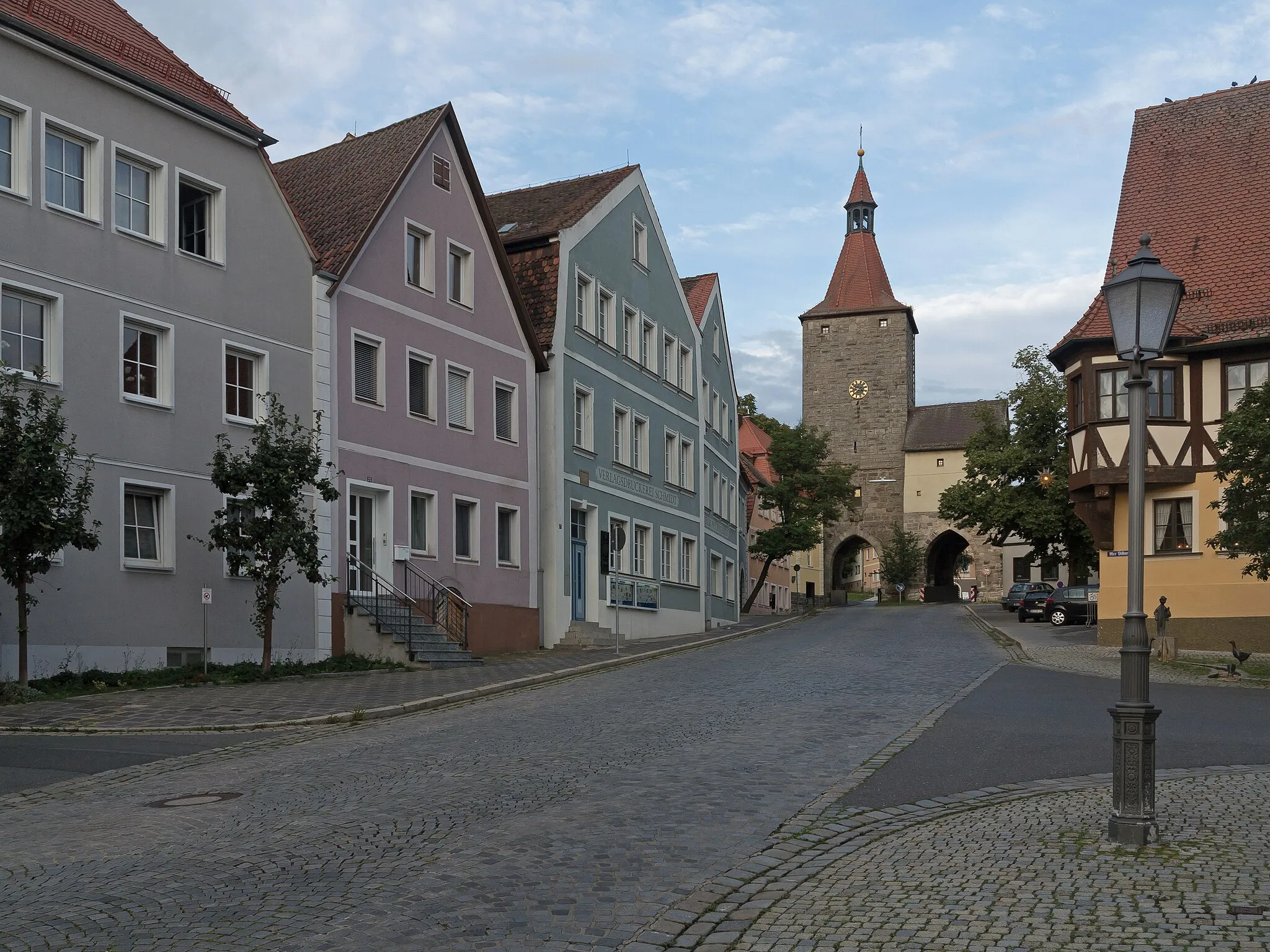 Photo showing: Neustadt an der Aisch, towngate (der Nürnberger Tor) in the street