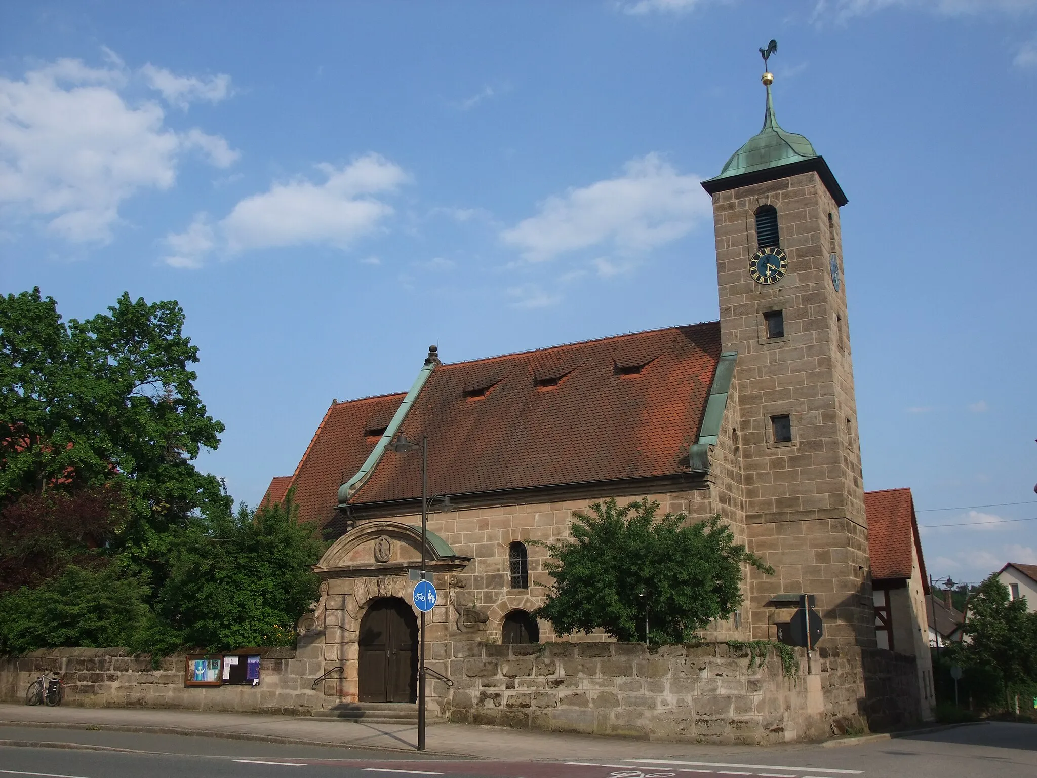 Photo showing: Ev. St. Georgs Kirche in Rückersdorf bei Nürnberg