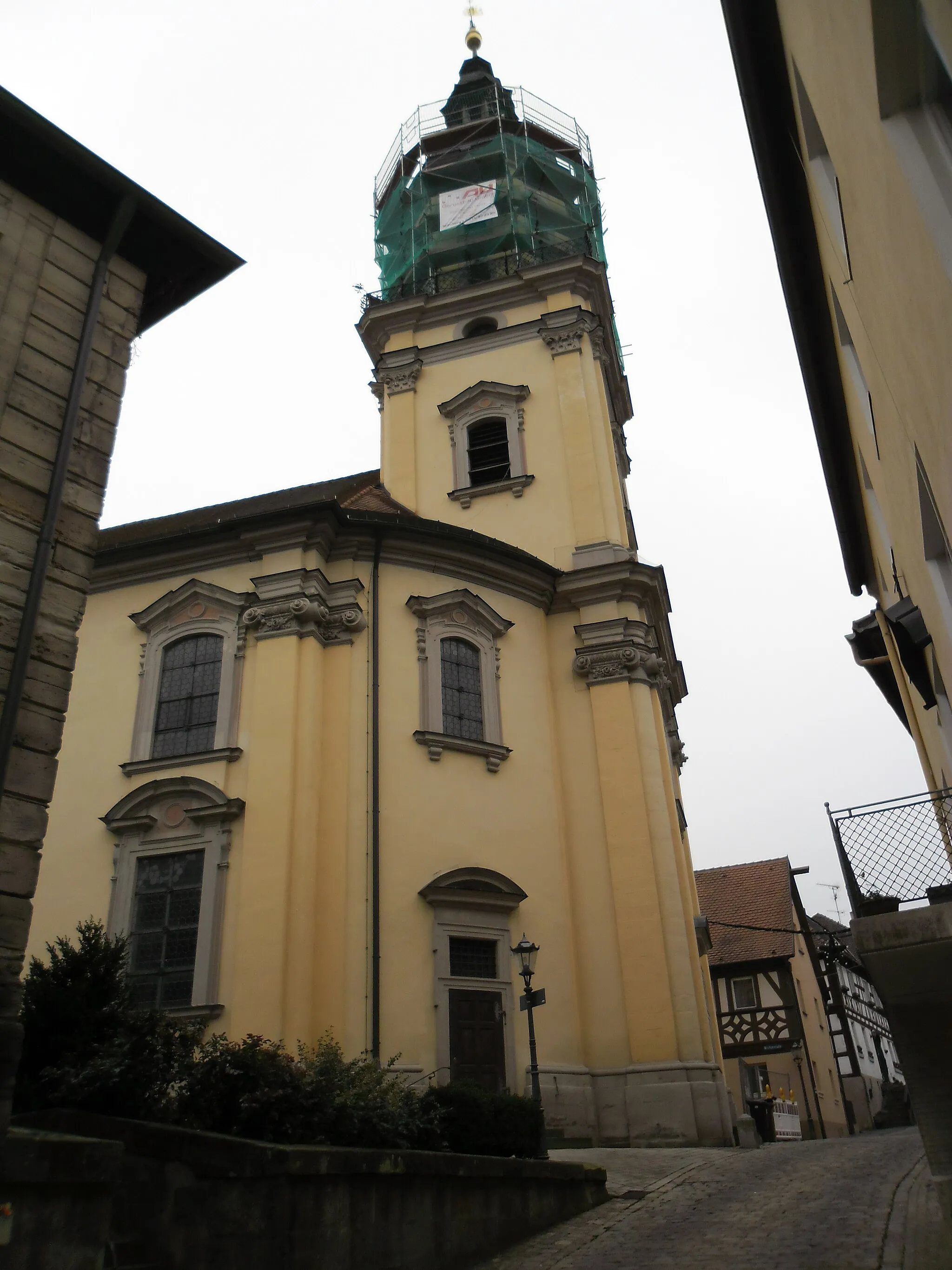 Photo showing: Der Turm der barocken Pfarrkirche St. Martin und Maria an der Burgmilchlingstraße in Wilhermsdorf