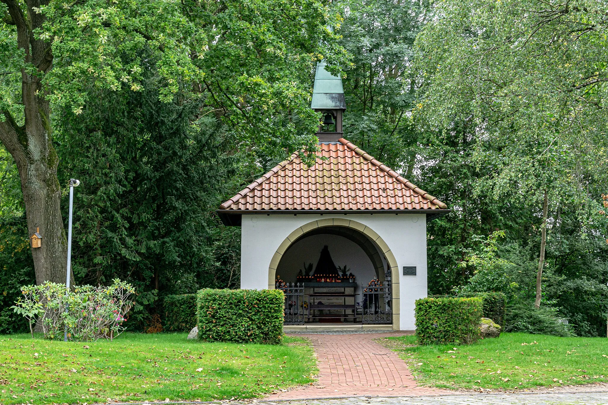 Photo showing: Altenberge, L 510: Kraftfahrerkapelle "Madonna der Landstraße", nicht in Denkmalliste eingetragen