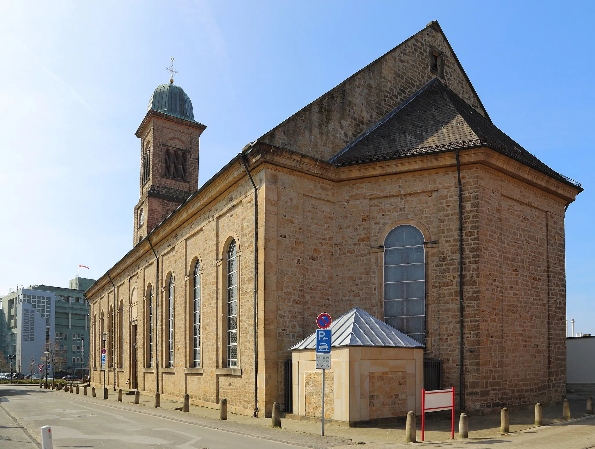 Photo showing: The Roman Catholic St Mauritius Parish Church (Pfarrkirche St. Mauritius) in Ibbenbüren, Kreis Steinfurt, North Rhine-Westphalia, Germany.