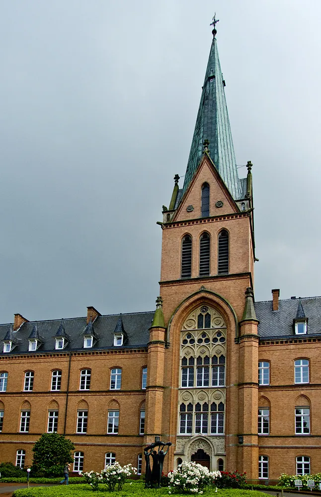 Photo showing: Kirchturm St. Josef Stift
