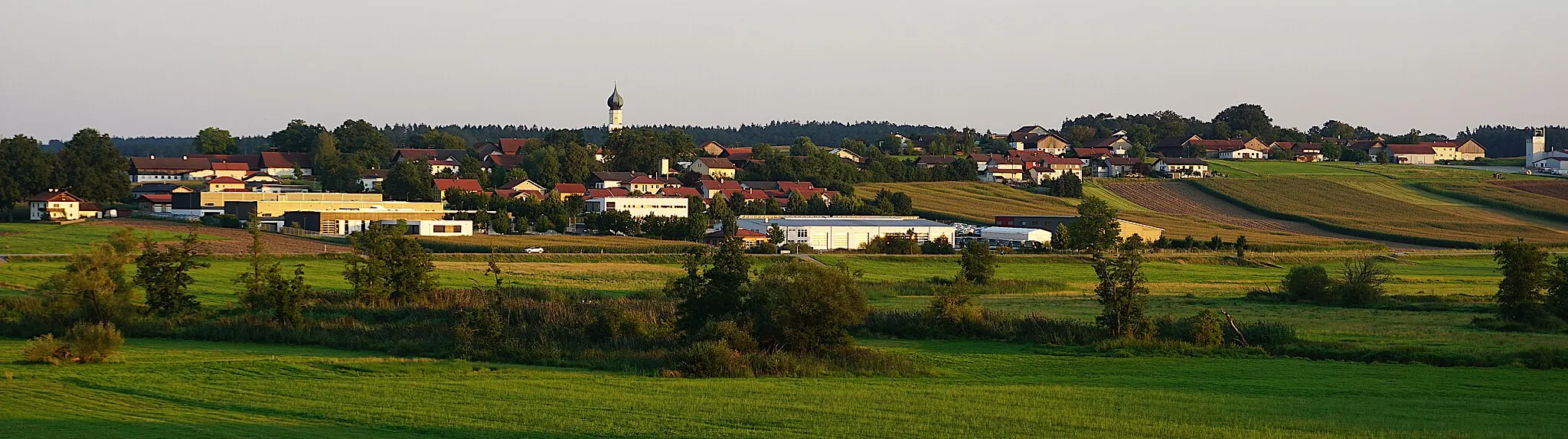 Photo showing: Blick auf Hainberg (Arnstorf).