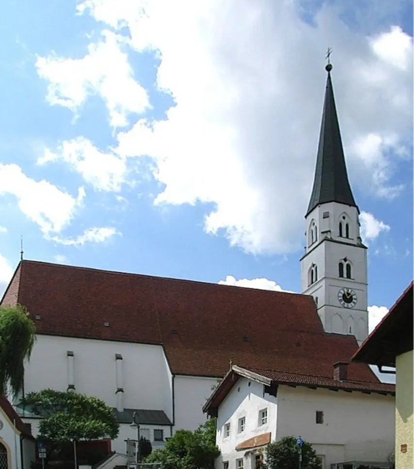 Photo showing: Die Pfarrkirche St. Georg in Arnstorf