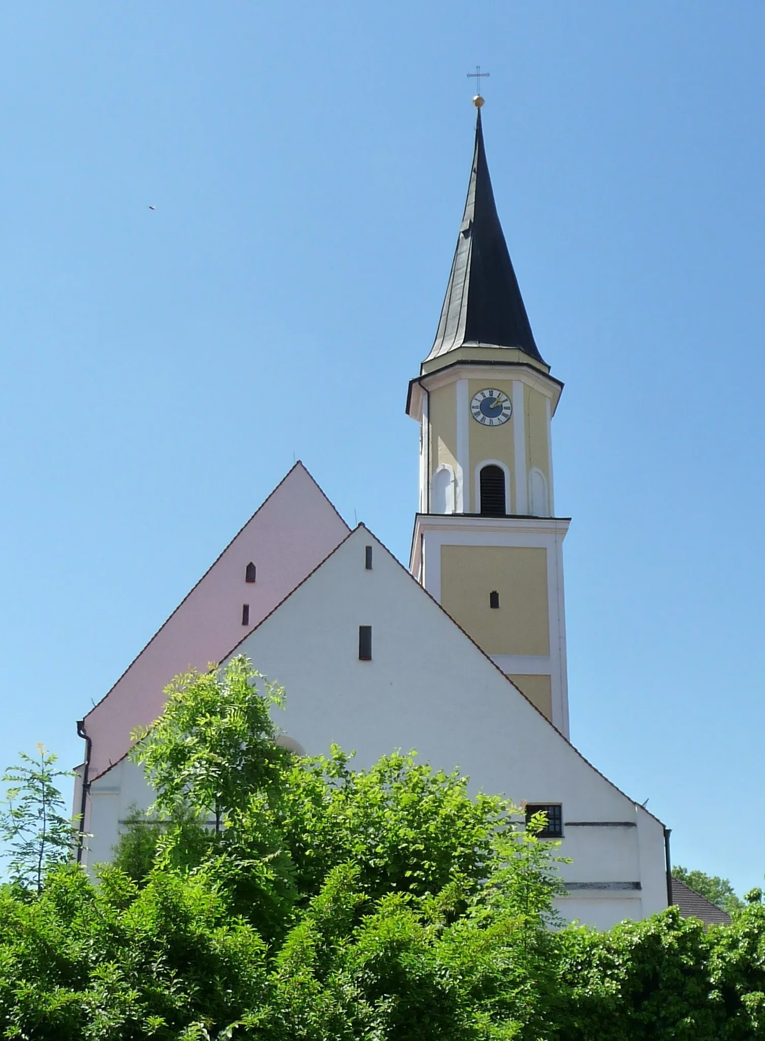 Photo showing: Die katholische Pfarrkirche Mariä Heimsuchung in Ergolding