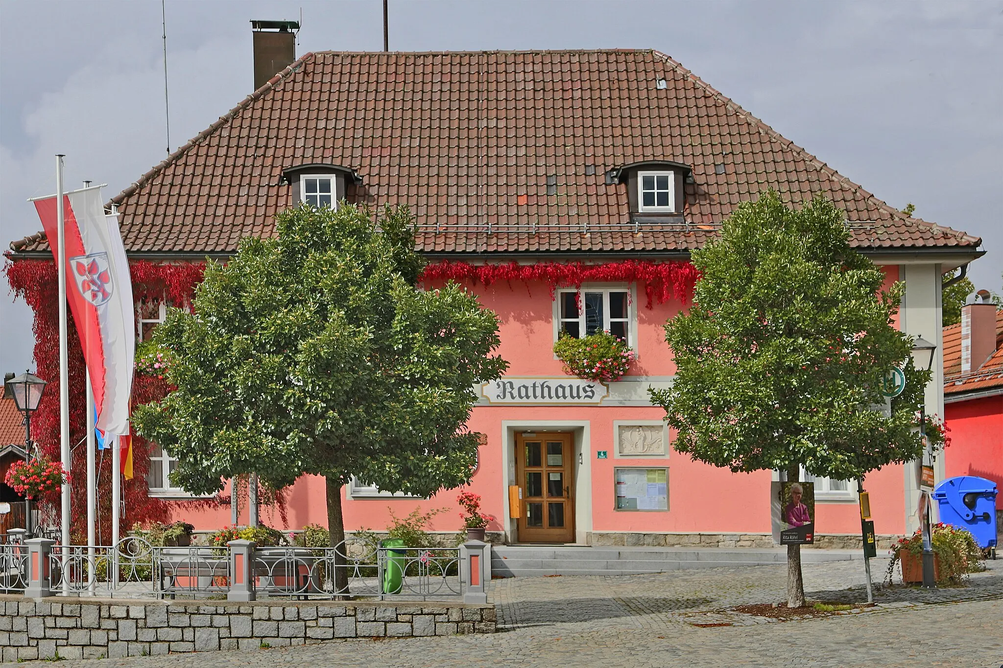 Photo showing: Town Hall in Frauenau, Bavaria.