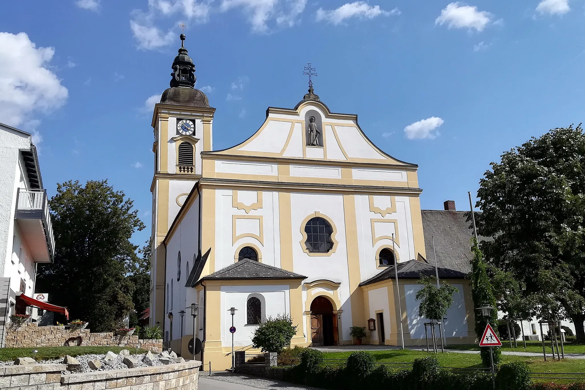 Photo showing: Die ehemalige Klosterkirche und heutige Pfarrkirche in Rinchnach.