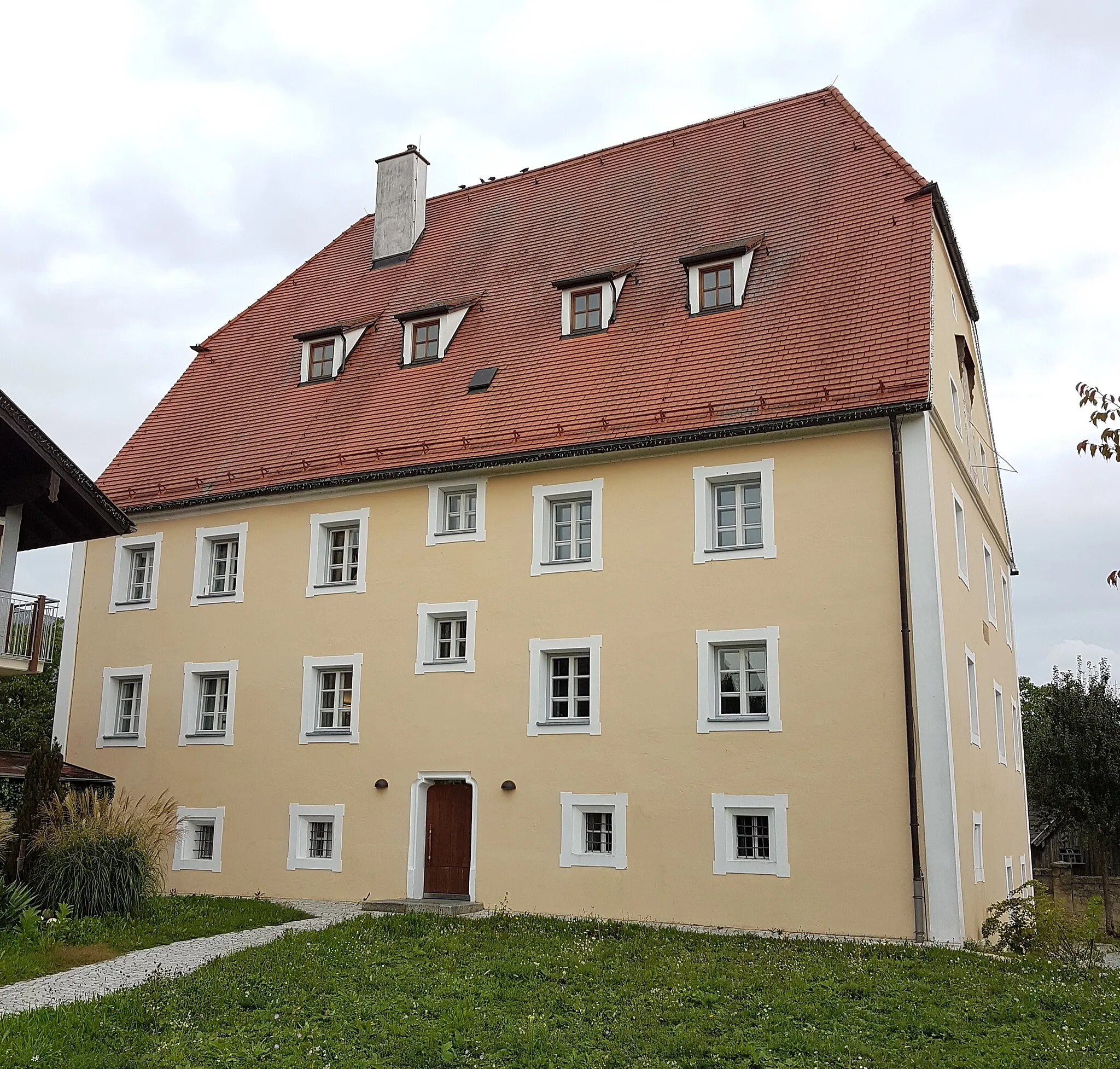 Photo showing: Fridolfing, Pfarrhof