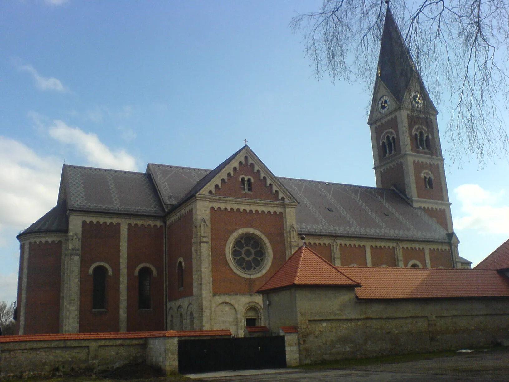 Photo showing: Pfarrkirche Mariä Himmelfahrt in Fridolfing