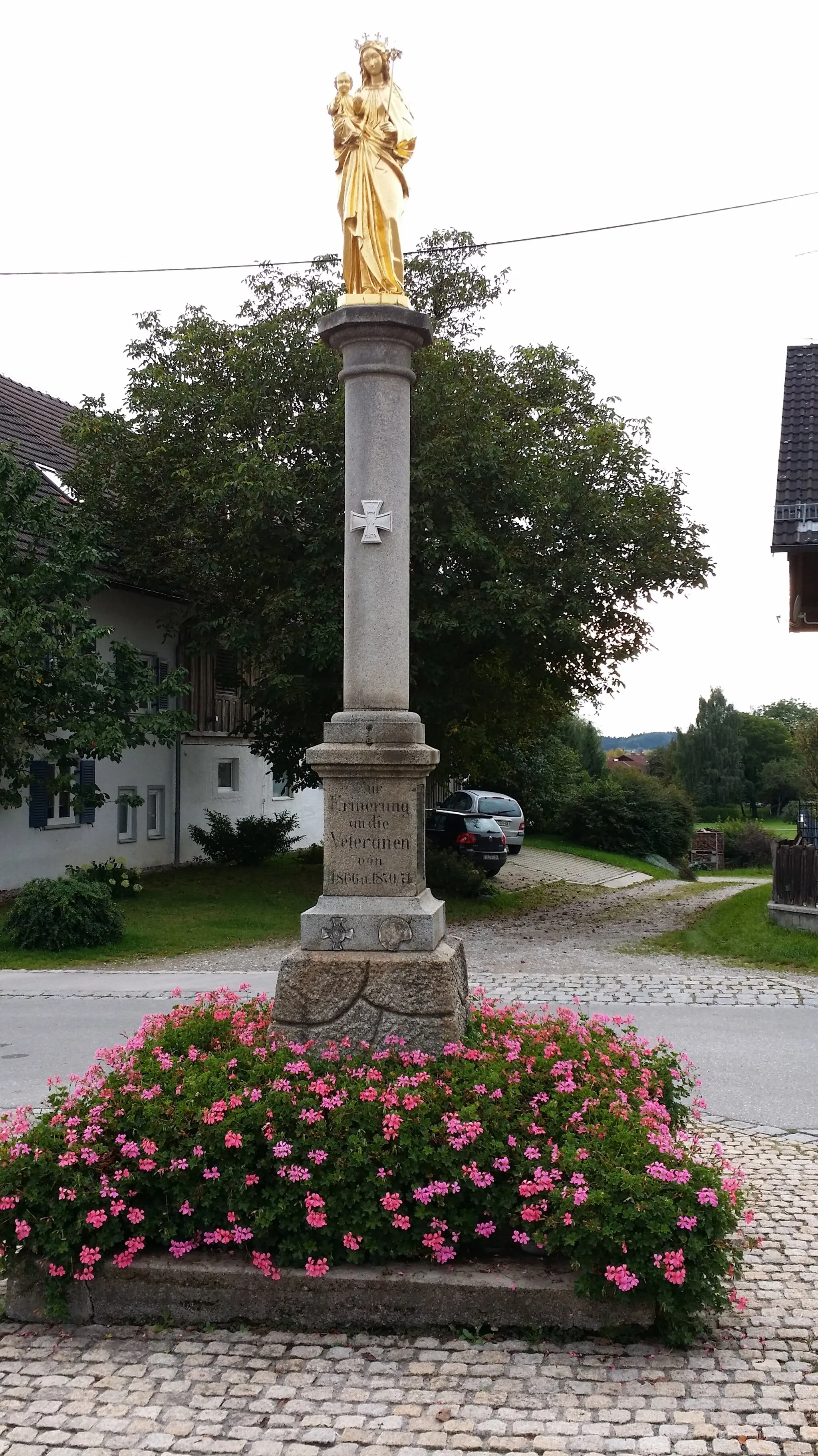 Photo showing: Hofstetten (Oberbayern) Mariensäule an der Abzweigung der Ammersee Straße von der Landsberger Straße