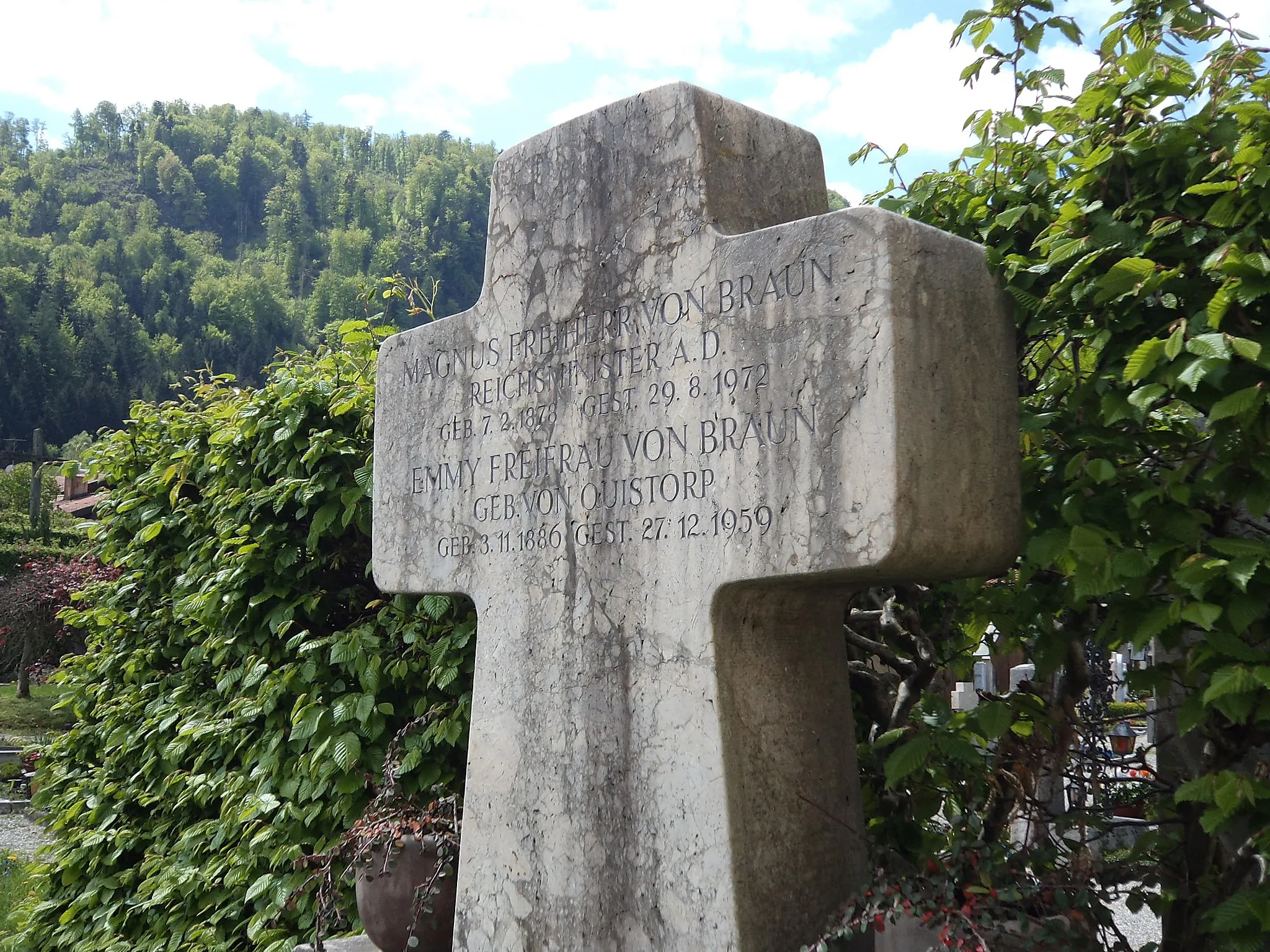 Photo showing: Gravesite of Emmy and Magnus von Braun, former German jurist and politician in Oberaudorf, Germany.