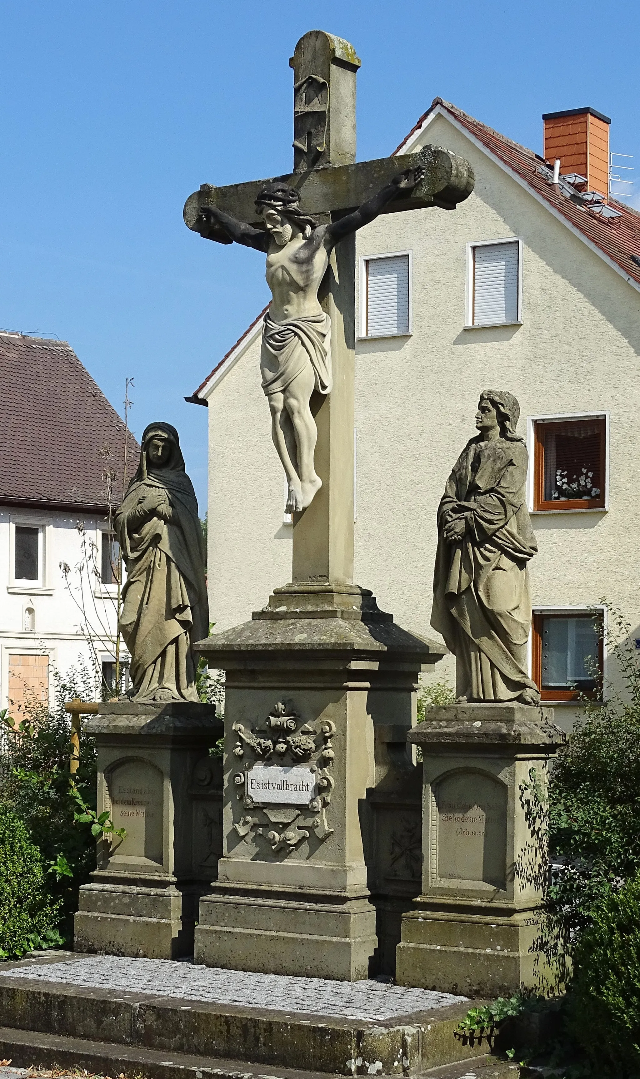 Photo showing: Statues of crucifixion in Burgebrach, Marktstraße